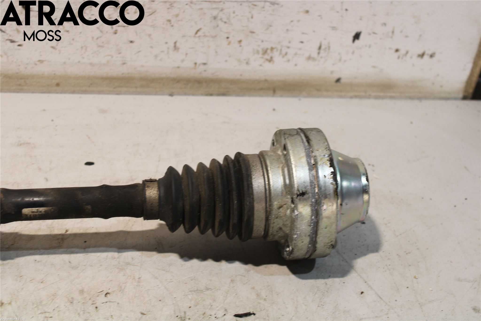 Volkswagen VW AMAROK 2H 10-22 Drivaksel Foran Kompl Høyre