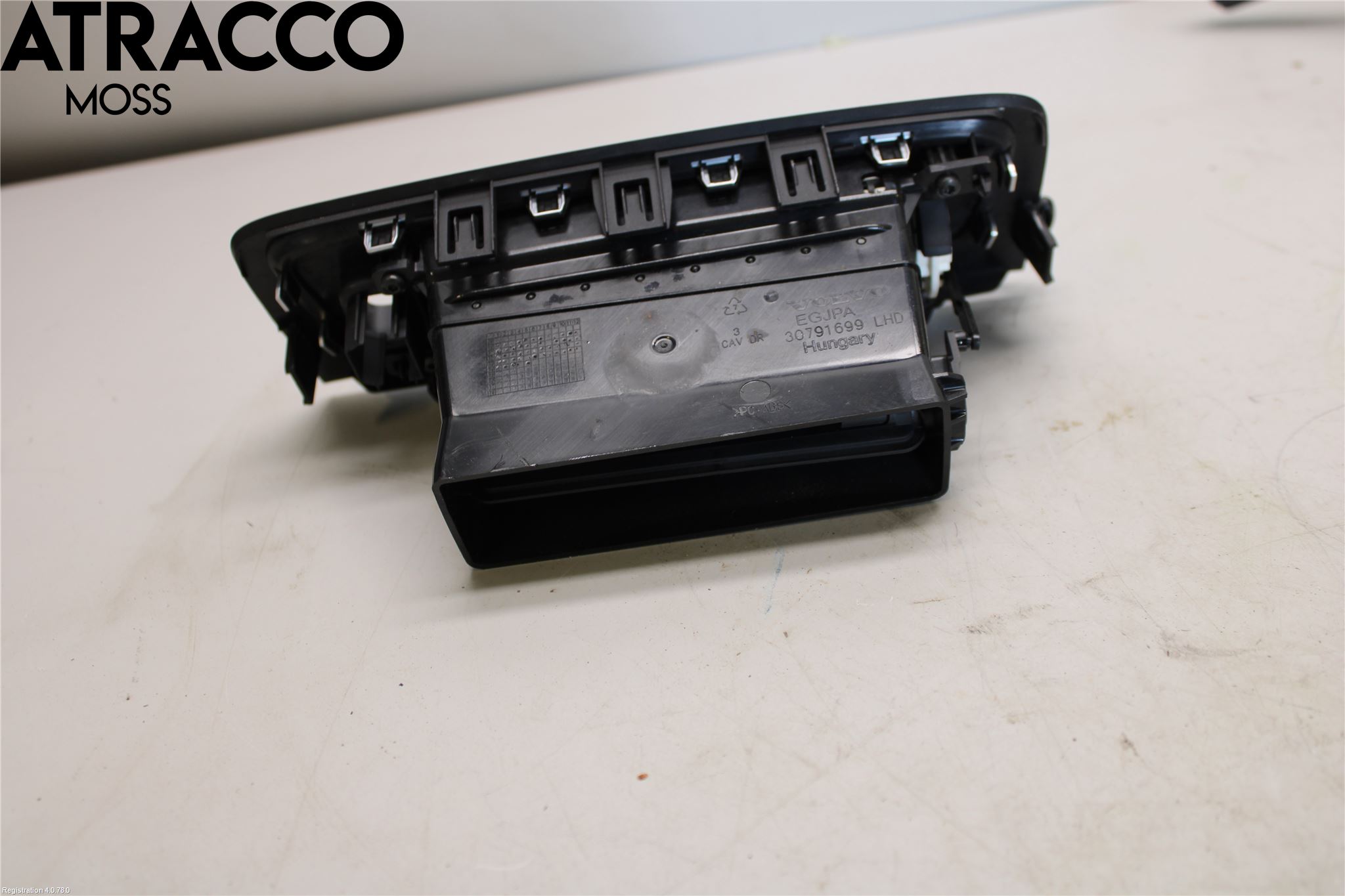 Volvo V60 11-13 Dashbord Kanal - Dyse