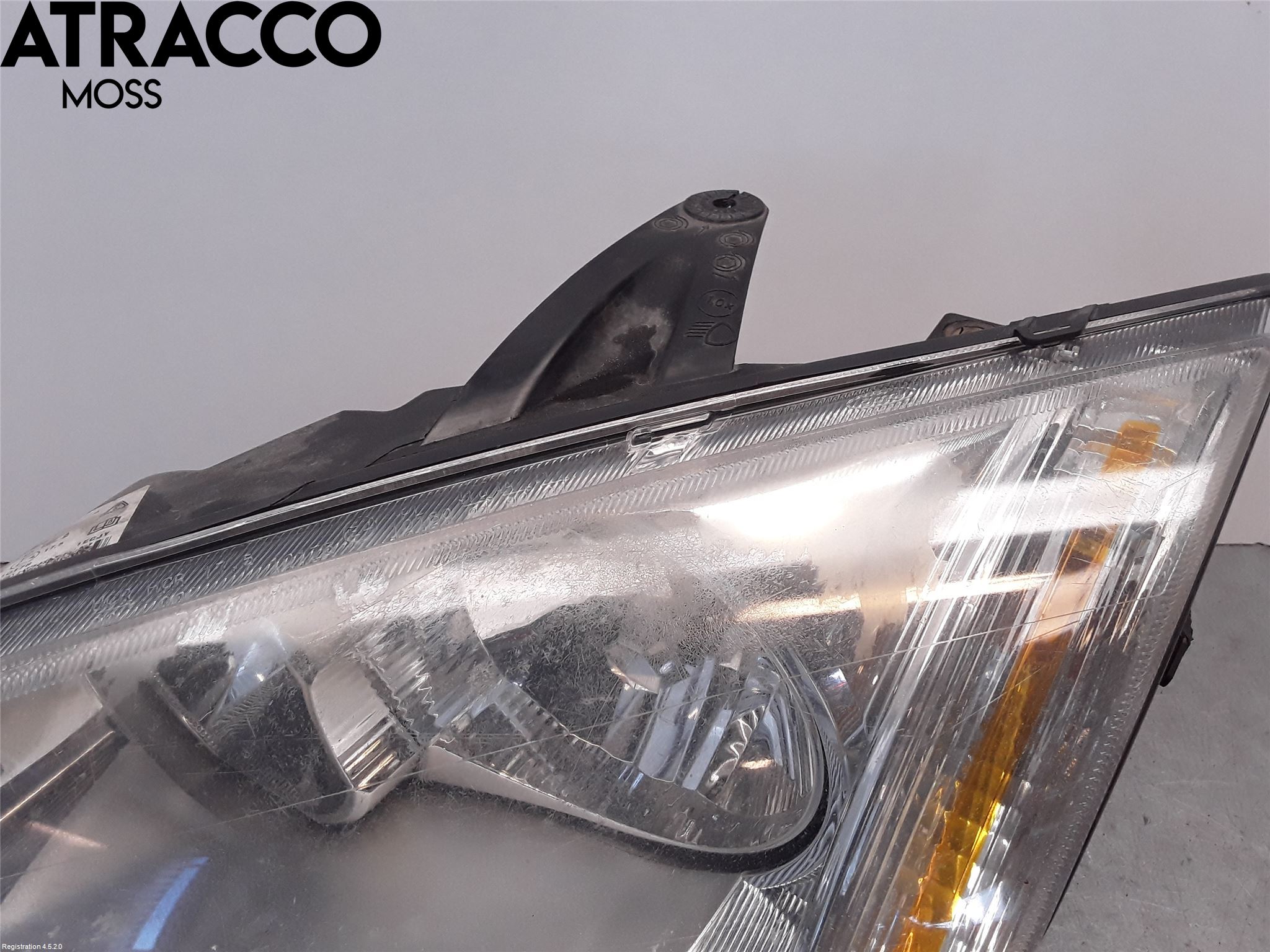 Ford FOCUS     04-07 Frontlykt Venstre