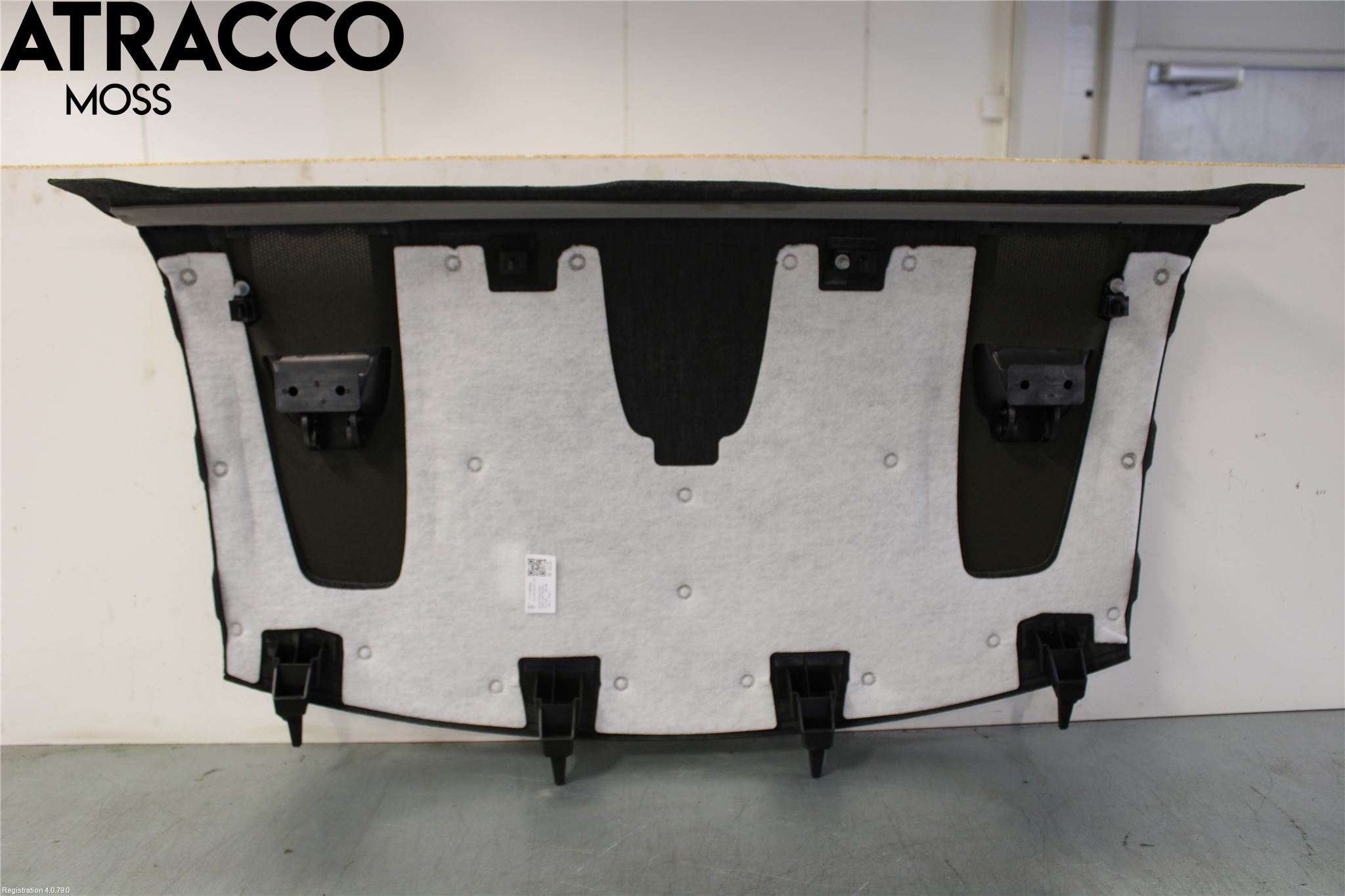 Porsche TAYCAN 20- Innr Hattehylle