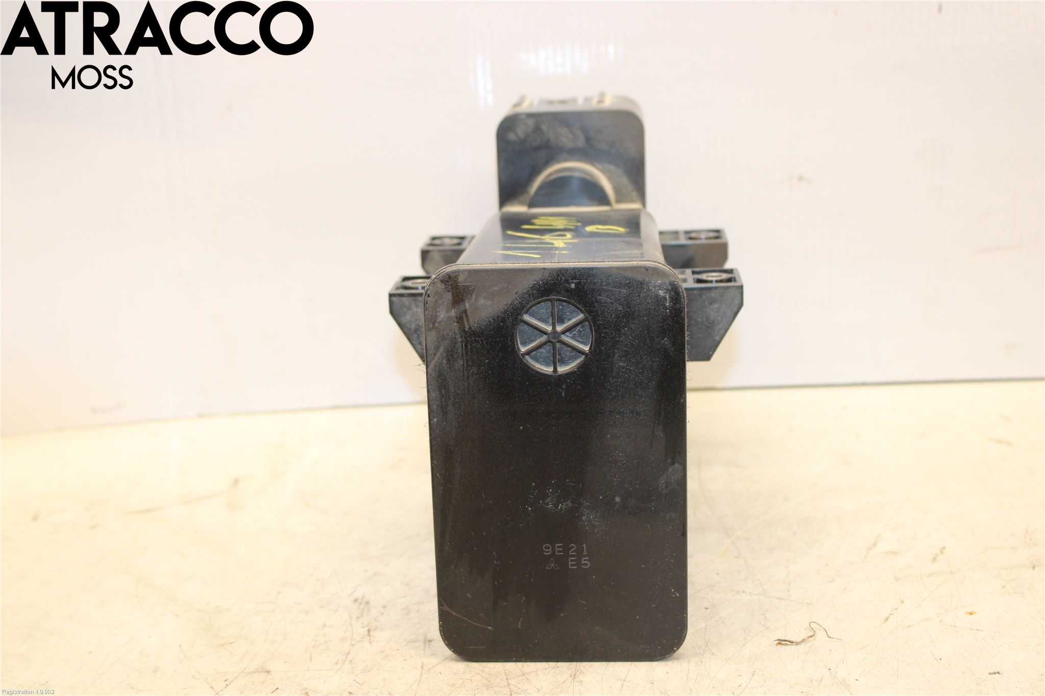 Mitsubishi OUTLANDER 13-21 Drivstoff Kolkanister