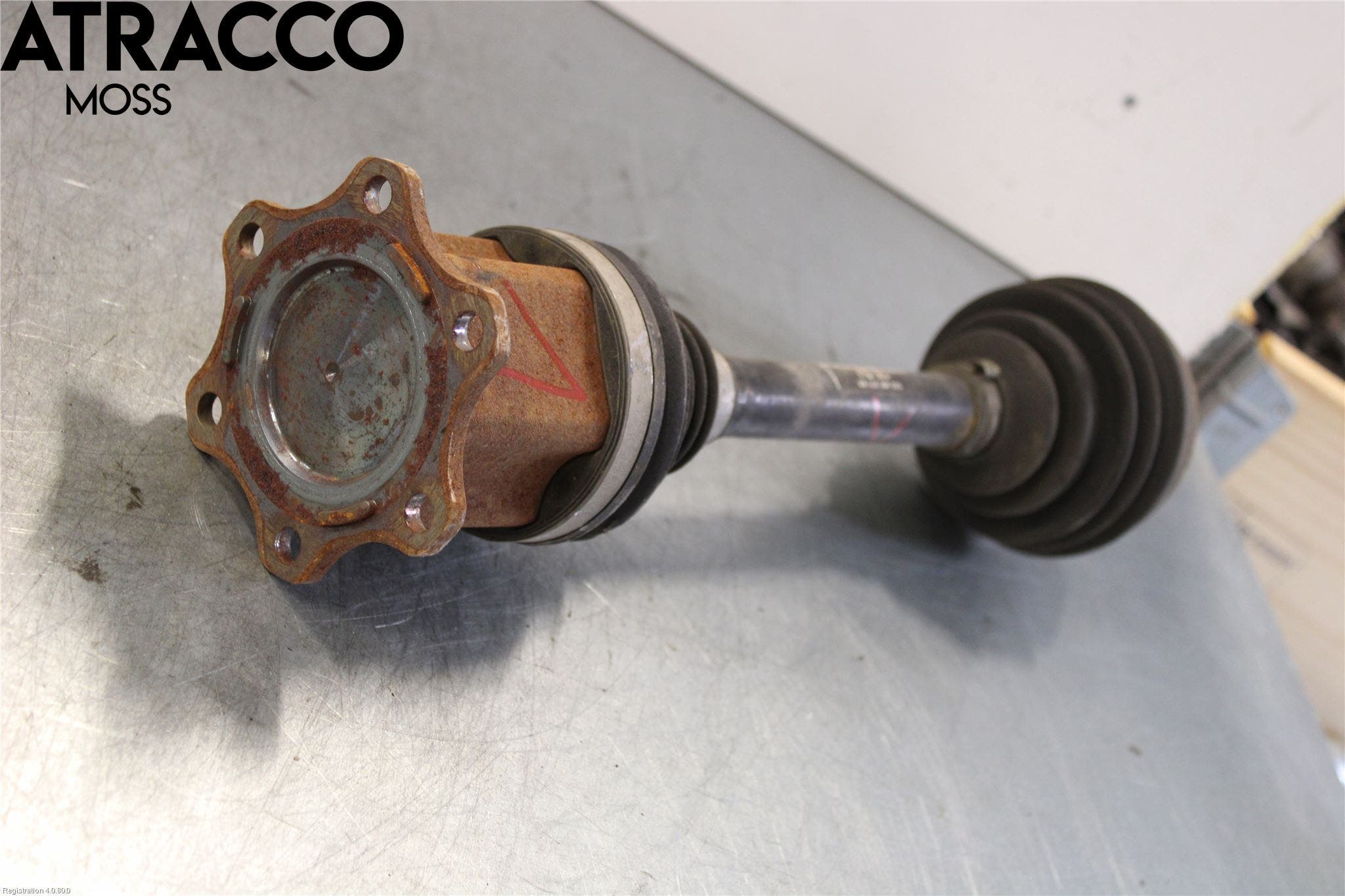 Volkswagen VW TOURAN 10-15 Drivaksel Foran Kompl Venstre