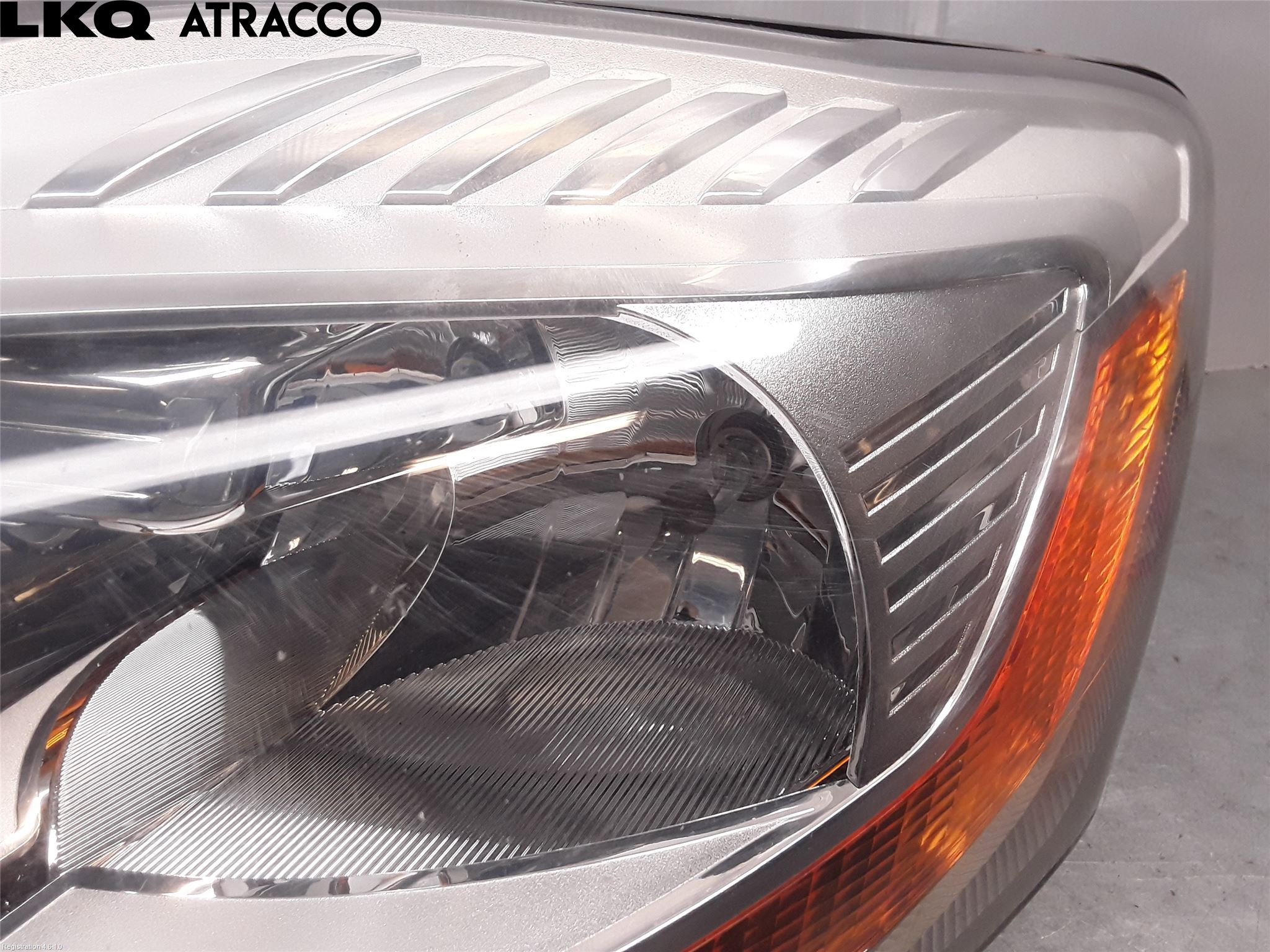 Ford KUGA 08-12 Frontlykt Venstre