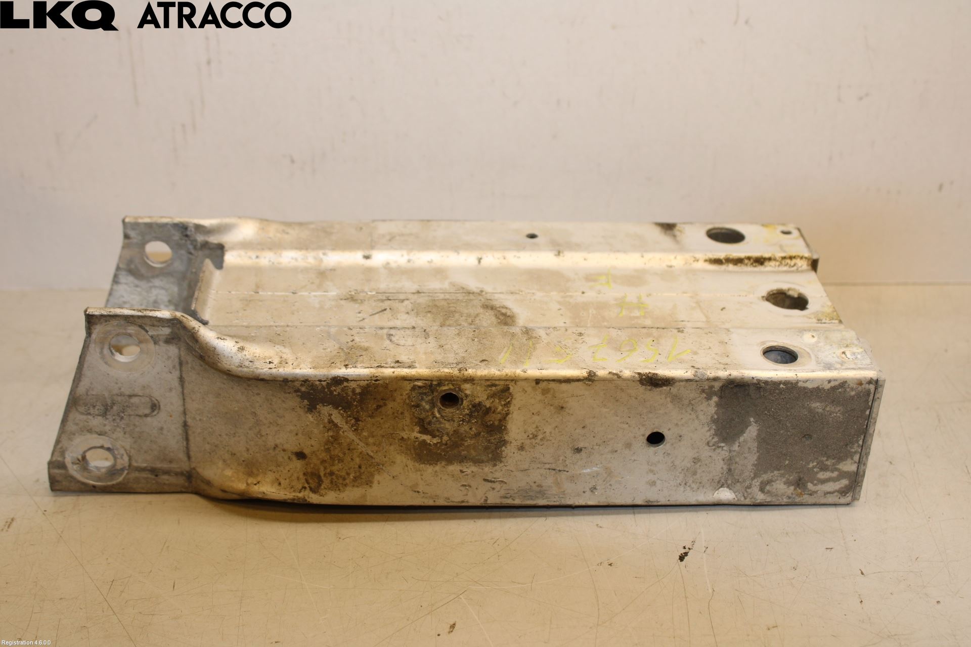 Mercedes-Benz MB E-KLASS (W212) 09-16 Støtfanger Foran Feste