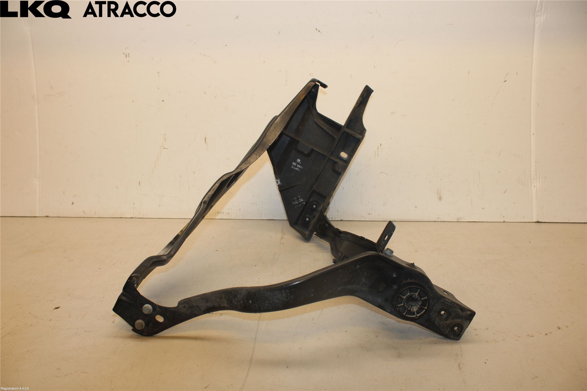 Mercedes-Benz MB E-KLASS (W212) 09-16 Frontlykt Holder-Feste