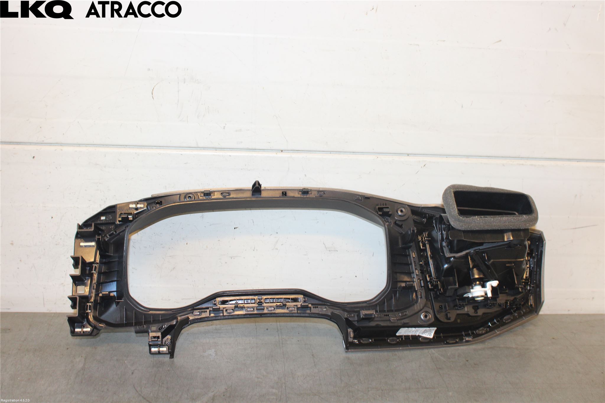 Volkswagen VW POLO VI 18->> Instrument Ramme