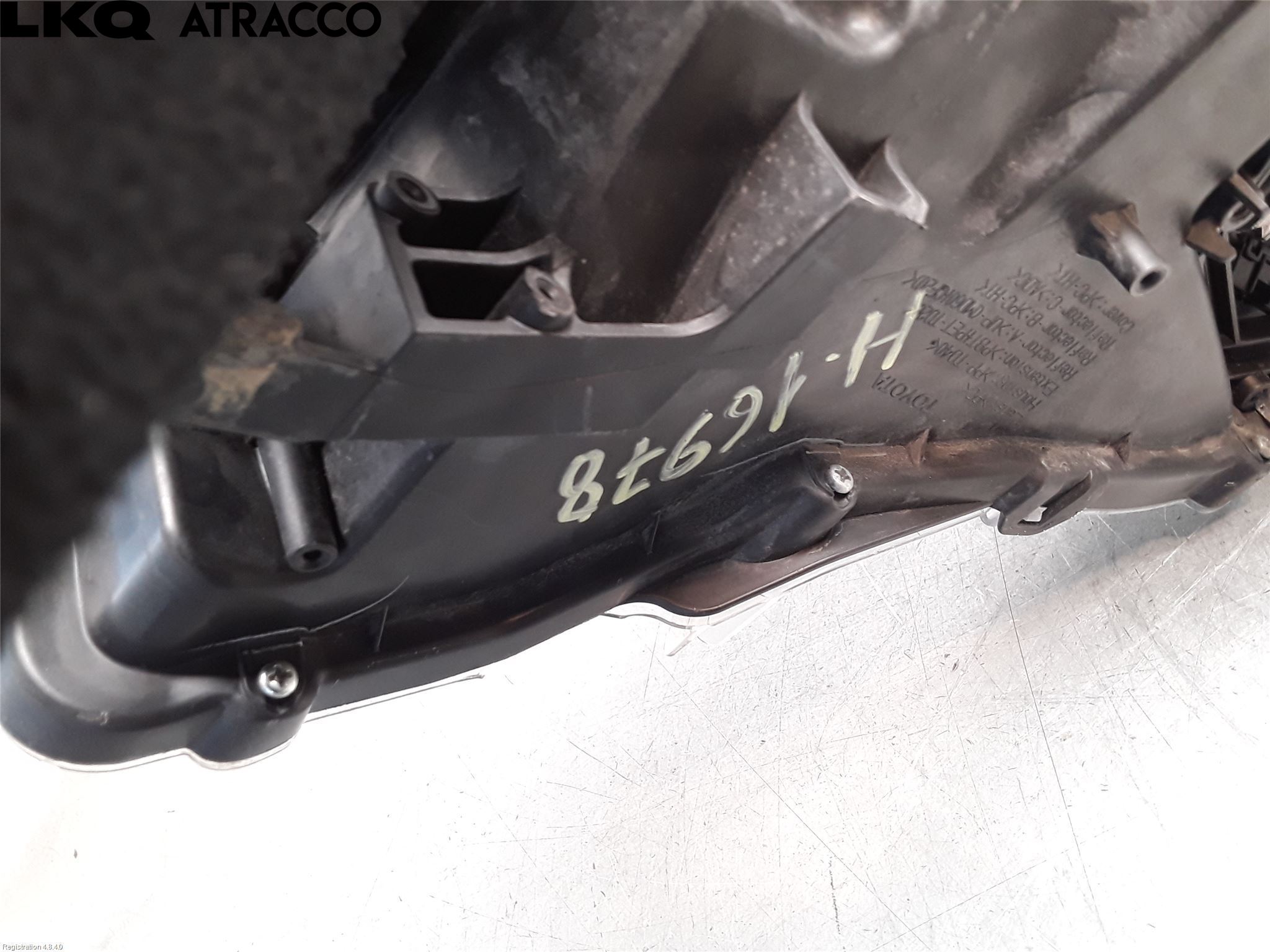 Toyota AVENSIS 09-15 Frontlykt Høyre