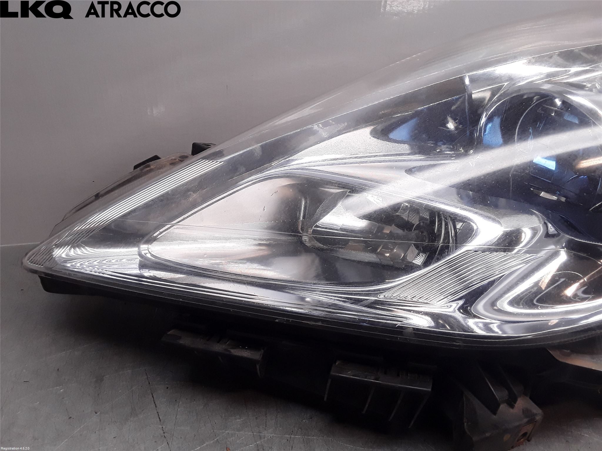 Nissan LEAF 11-17 Frontlykt Høyre