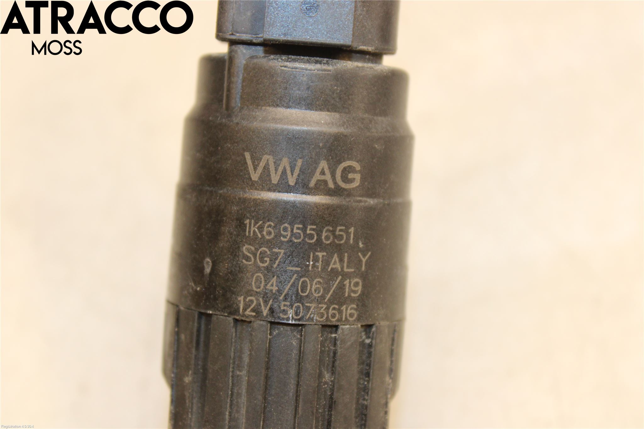 Volkswagen VW PASSAT 20-24 Spylerpumpe Frontrute