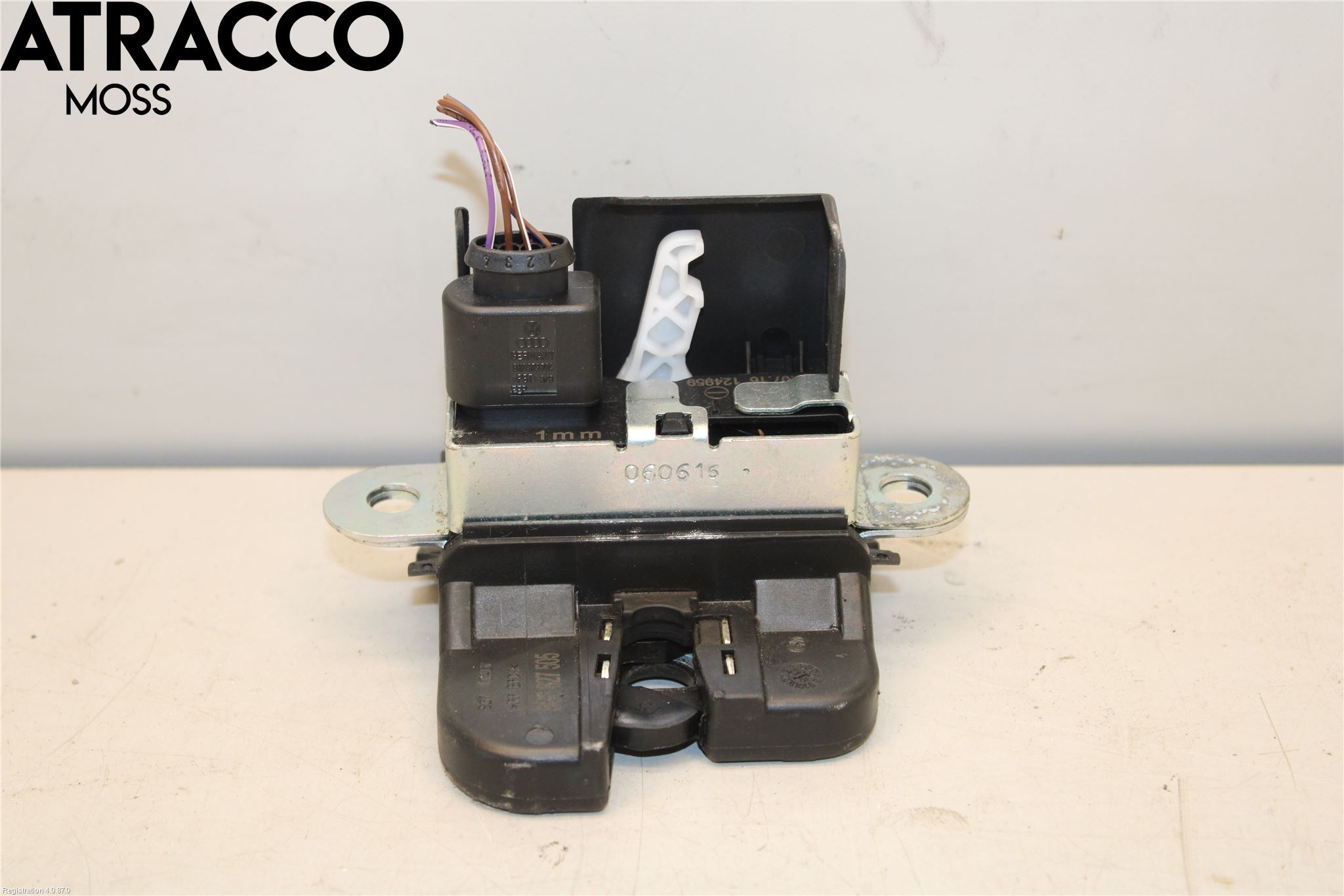 Volkswagen VW GOLF / E-GOLF VII 13-20 Bakluke-Lokk Låsekasse