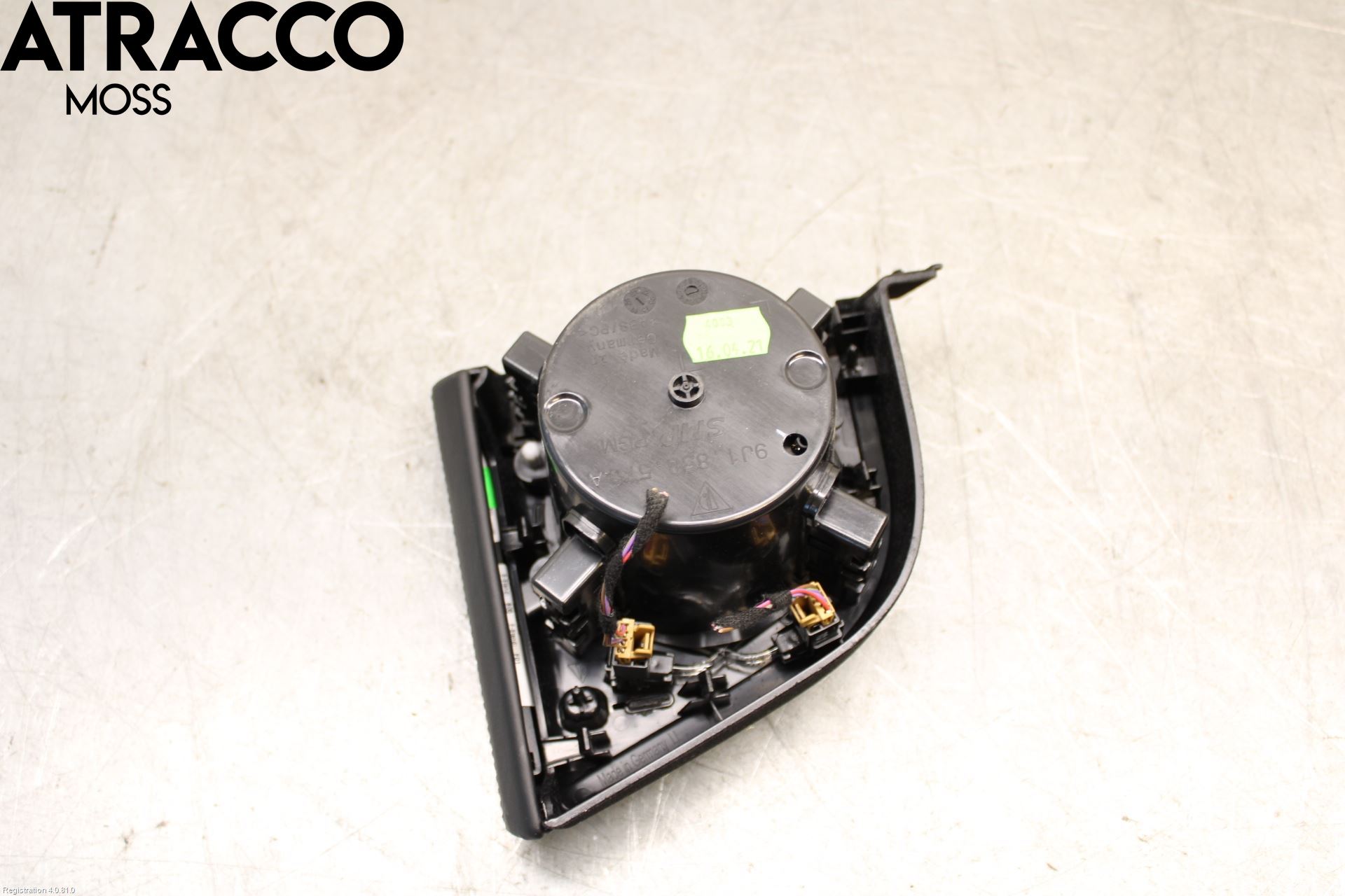 Porsche TAYCAN 20- Innr Koppholder