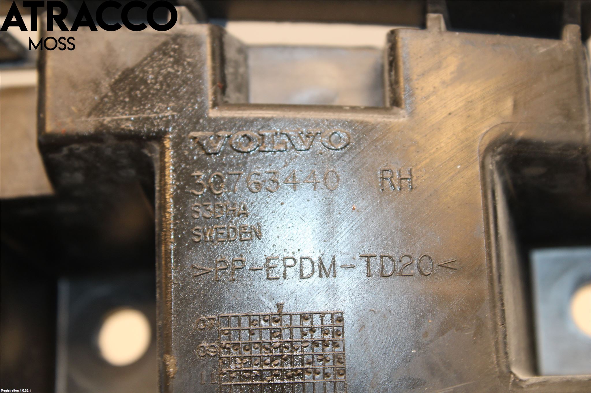 Volvo XC60 09-13 Støtfangerfeste Bak Høyre