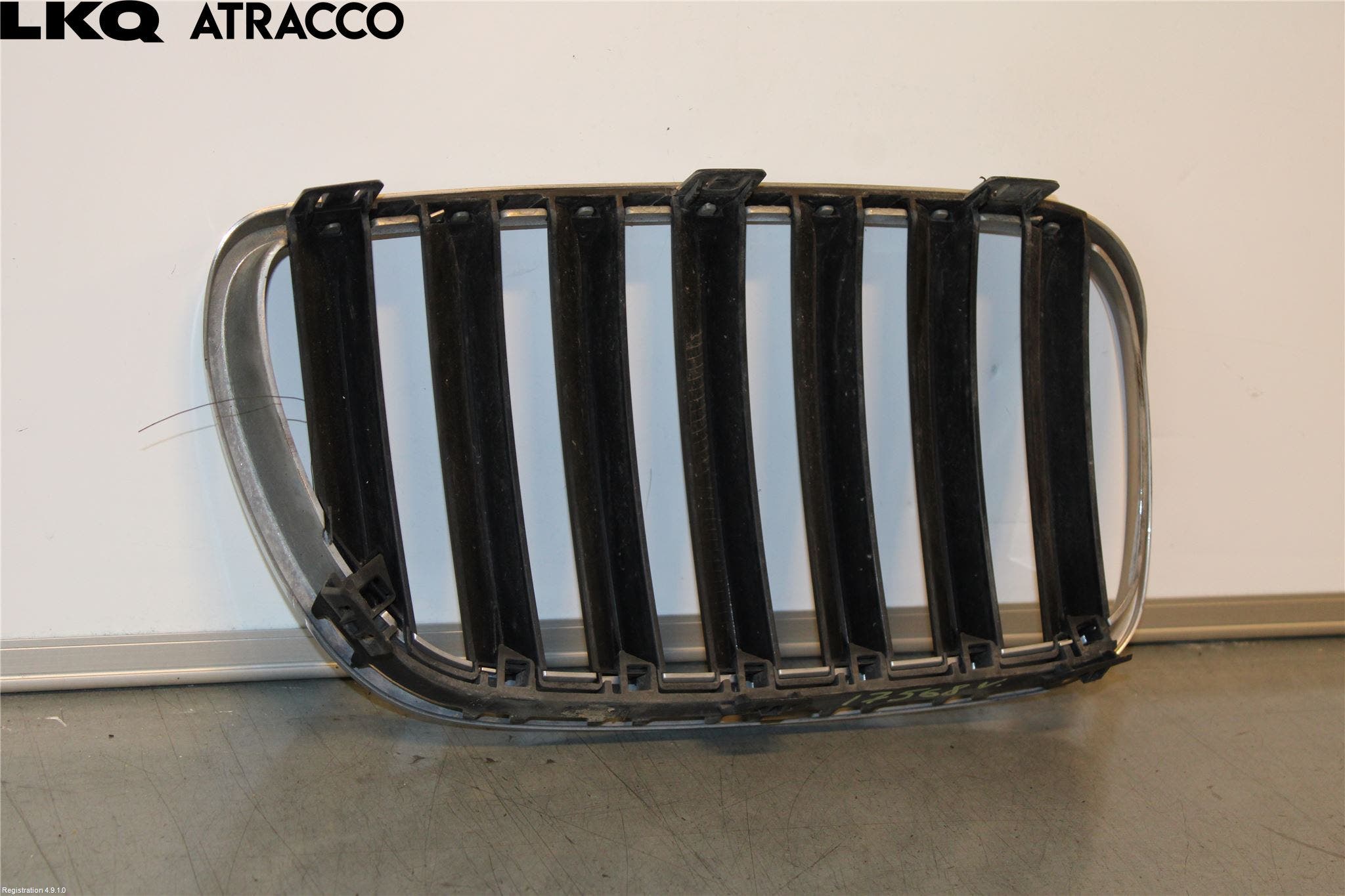 BMW X3 E83     03-10 Grilldel Venstre
