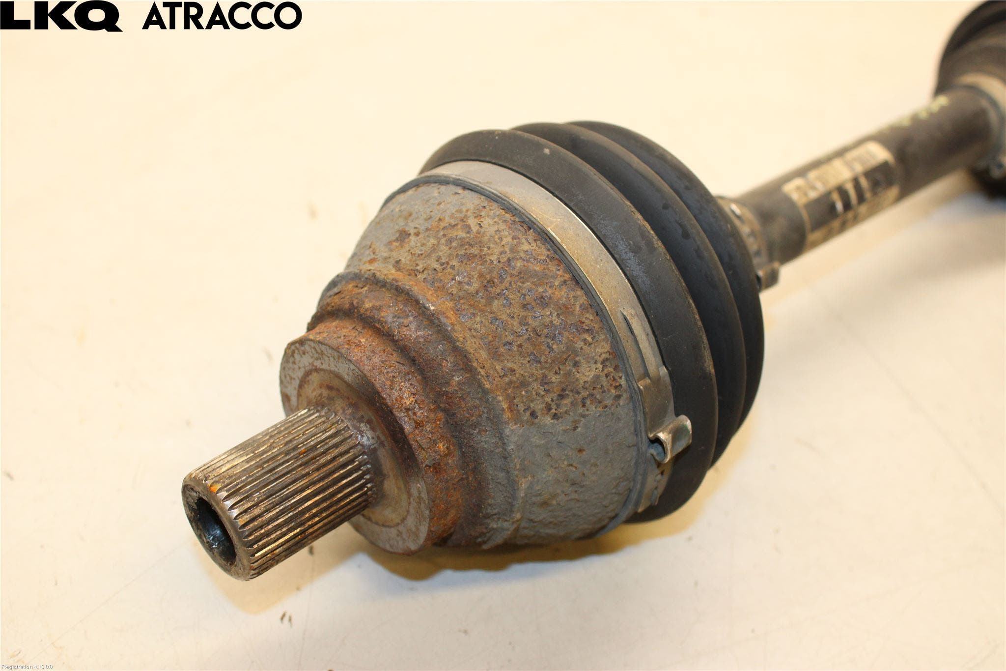 Volkswagen VW PASSAT 05-11 Drivaksel Foran Kompl Venstre