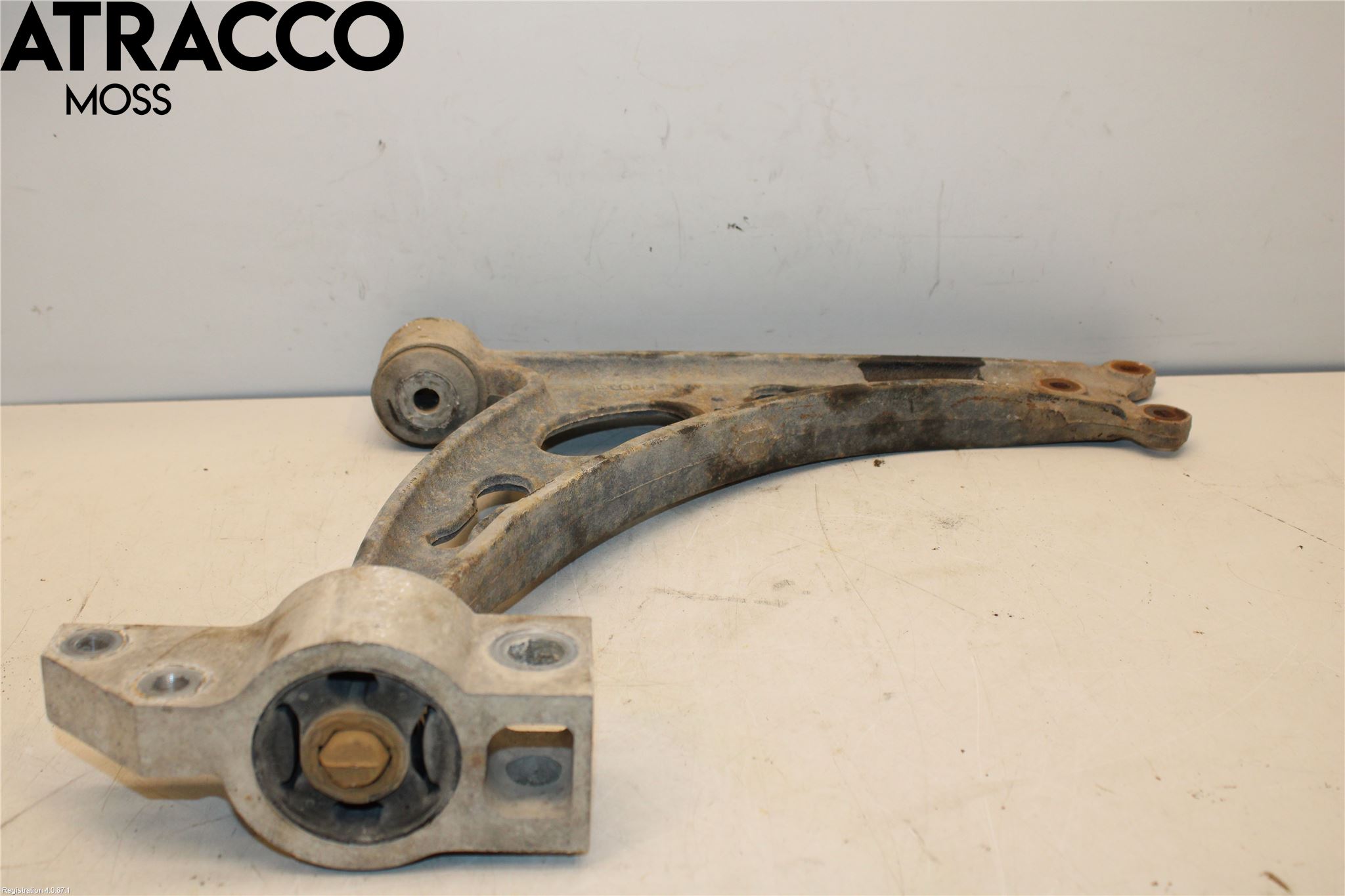 Volkswagen VW TOURAN 03-10 Bærearm Foran Venstre Nedre