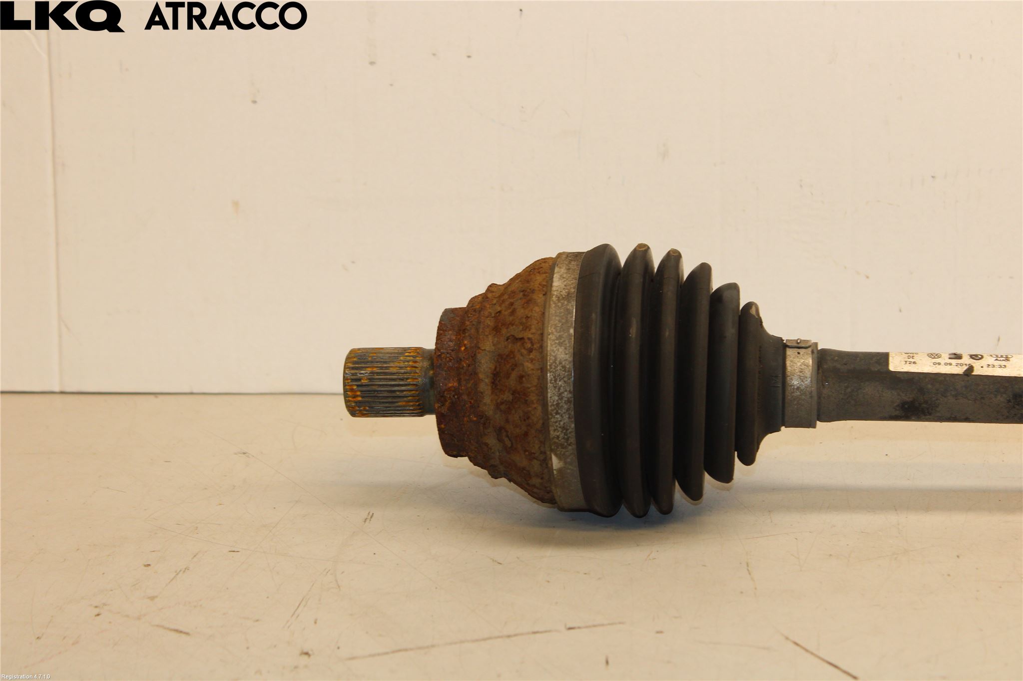 Volkswagen VW PASSAT 15-19 Drivaksel Foran Kompl Venstre