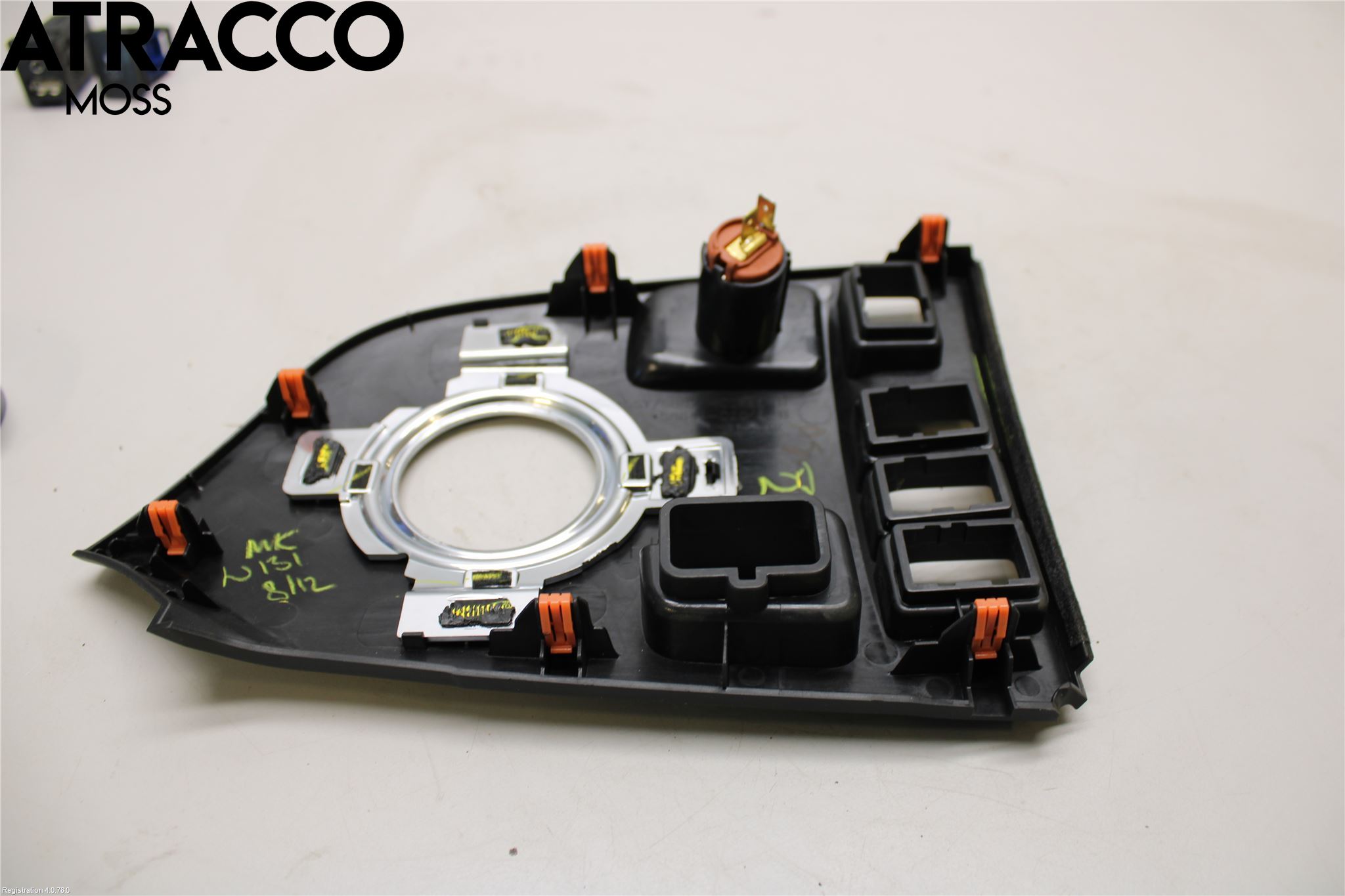 Toyota AURIS 13-19 Innr Sigarett Tenner