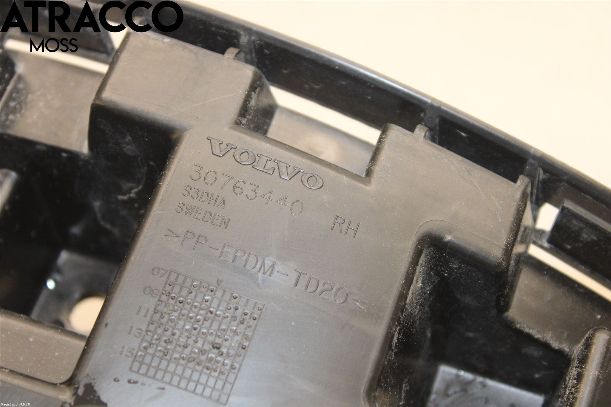 Volvo XC60 09-13 Støtfangerfeste Bak Høyre