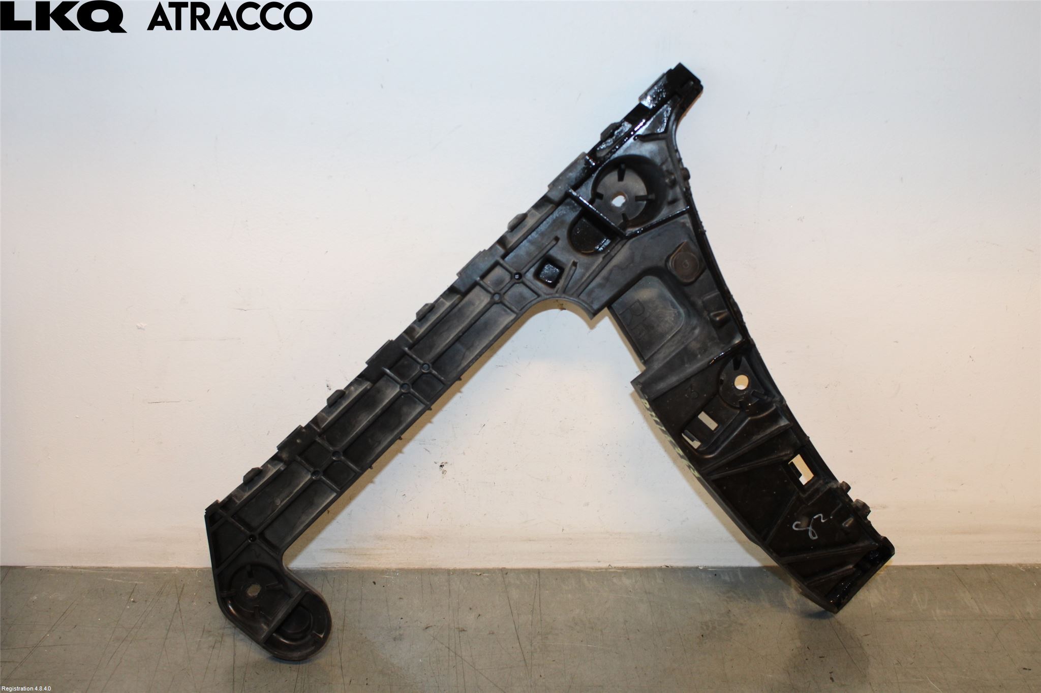 Audi A4/S4 B9 16-19 Støtfanger Bak Feste