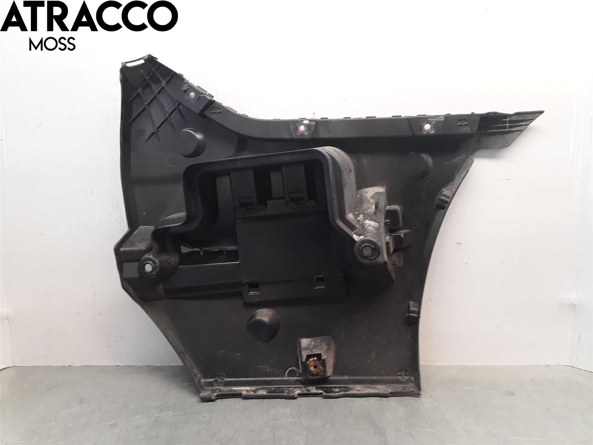 BMW 5 F10/F11/F18 09-17 Støtfanger Bak Feste