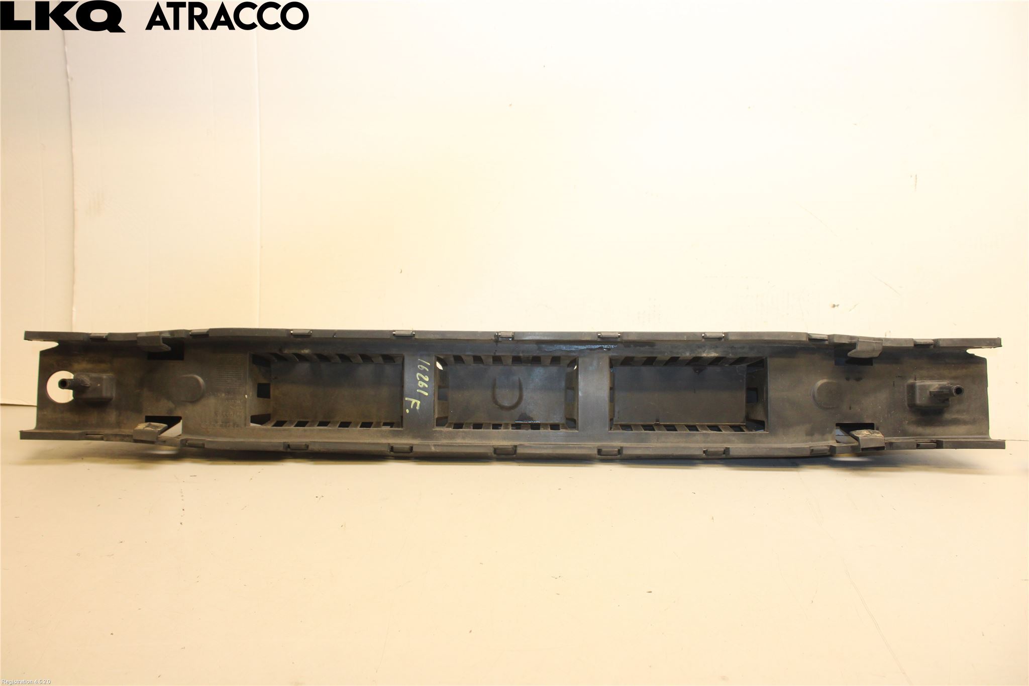 Volvo V70 08-13 Støtfanger Foran Midt Del