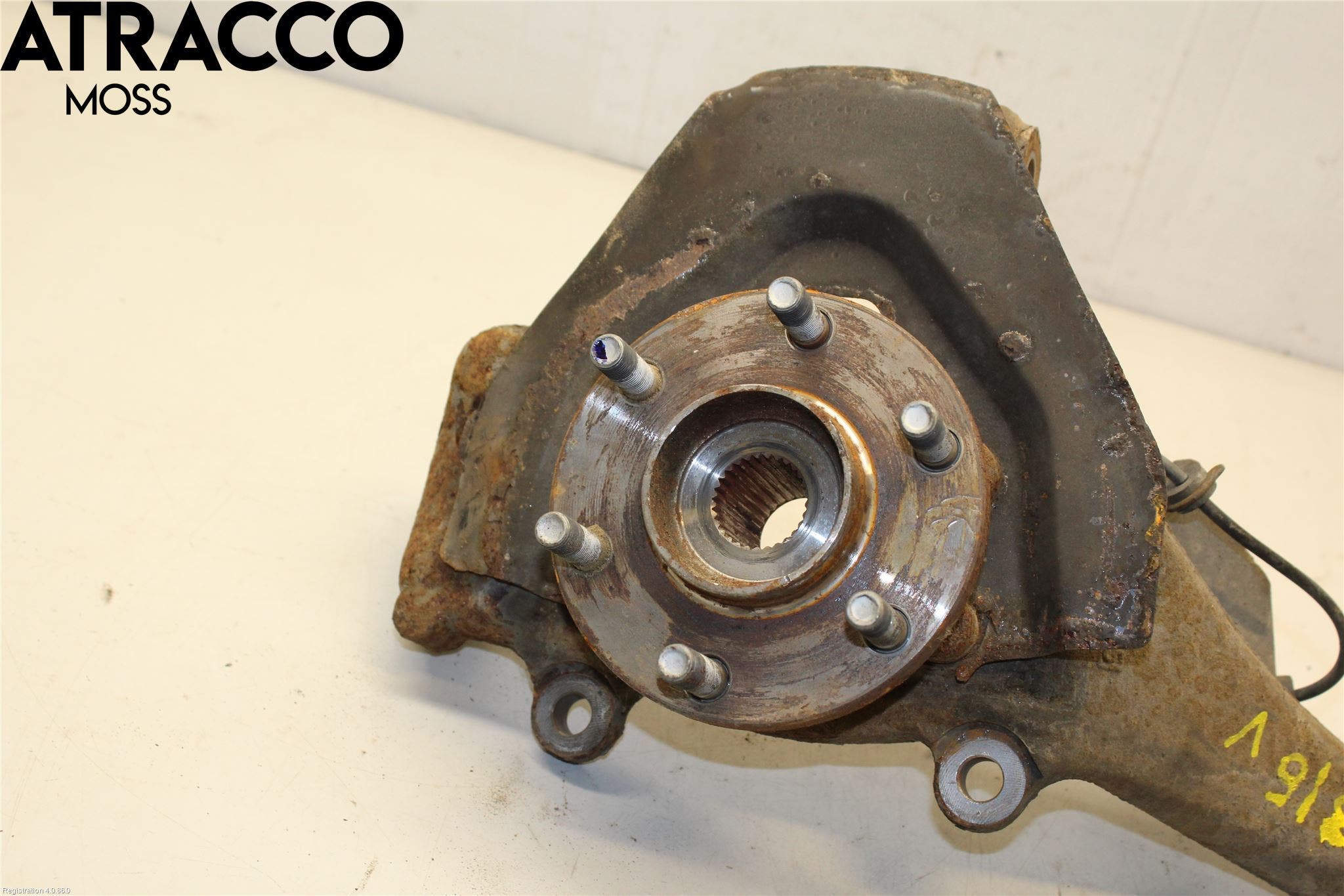 Nissan NAVARA 05-16 Spindel Vf