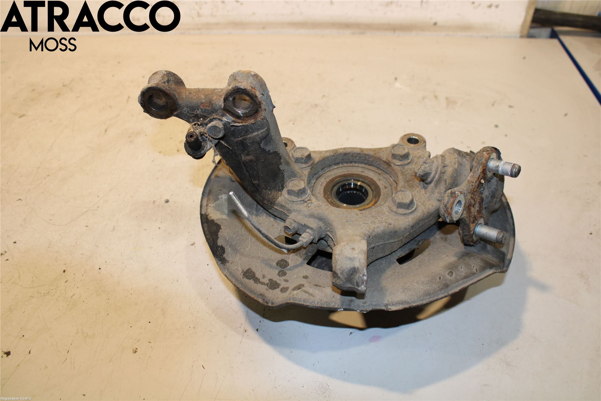 Toyota PRIUS+ ZVW40 12-20 Spindel Vf