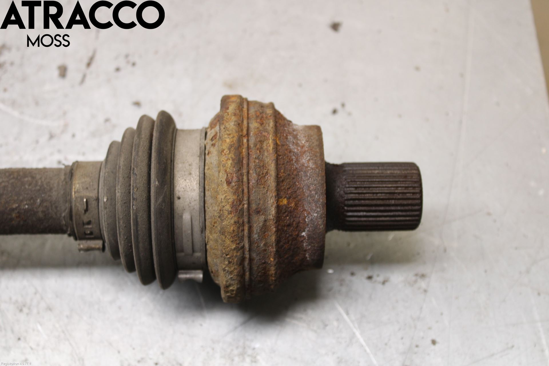 Volkswagen VW PASSAT 11-14 Drivaksel Bak Kompl Venstre