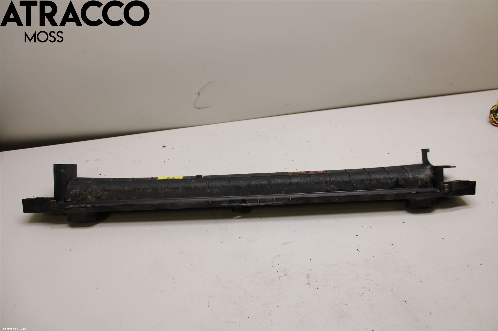 BMW 5 E60/61 Sed/Tou 02-10 Radiator Feste - Ramme - Bjelk