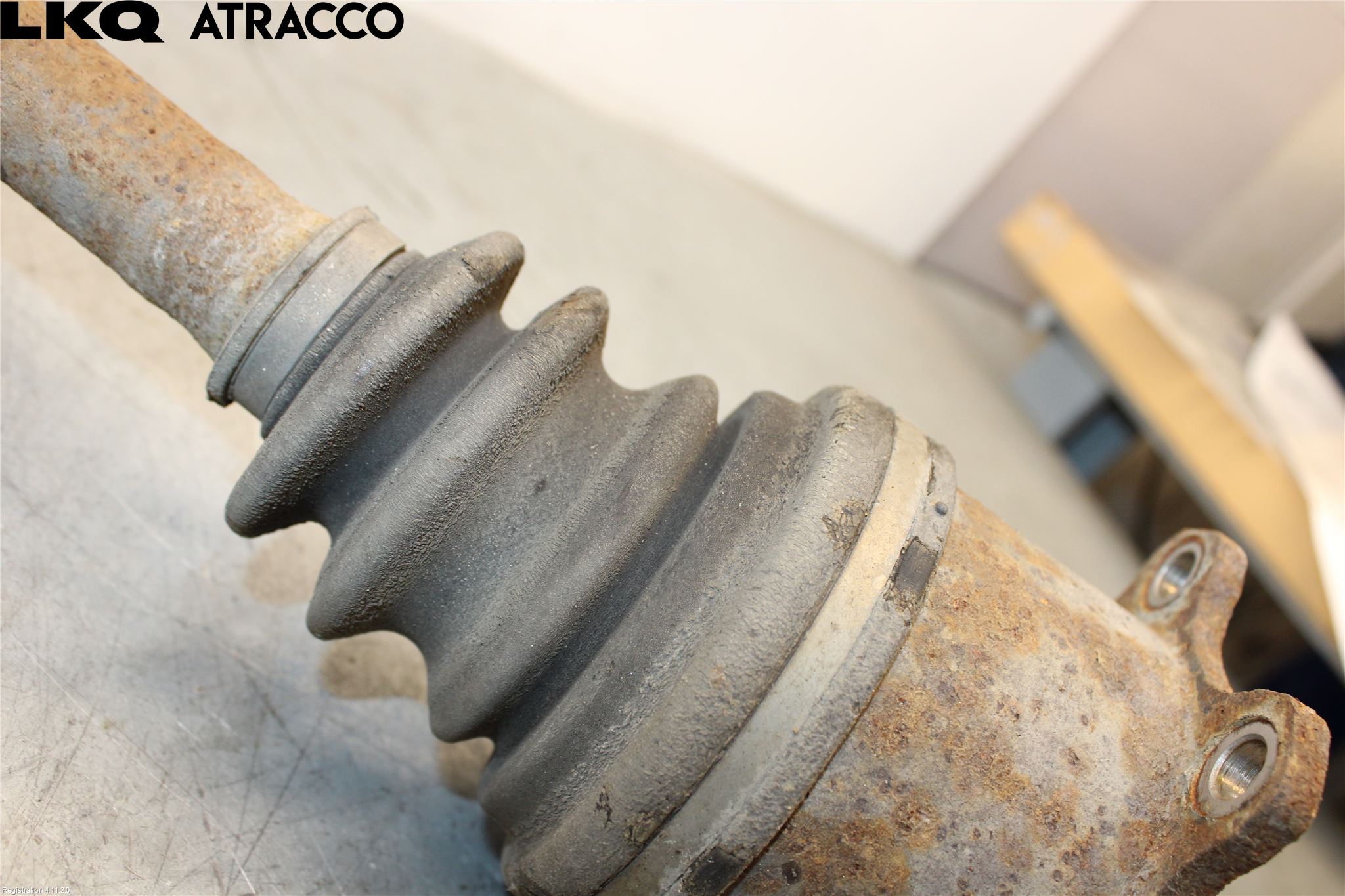 Toyota HI-ACE 06-12 Drivaksel Bak Kompl Venstre