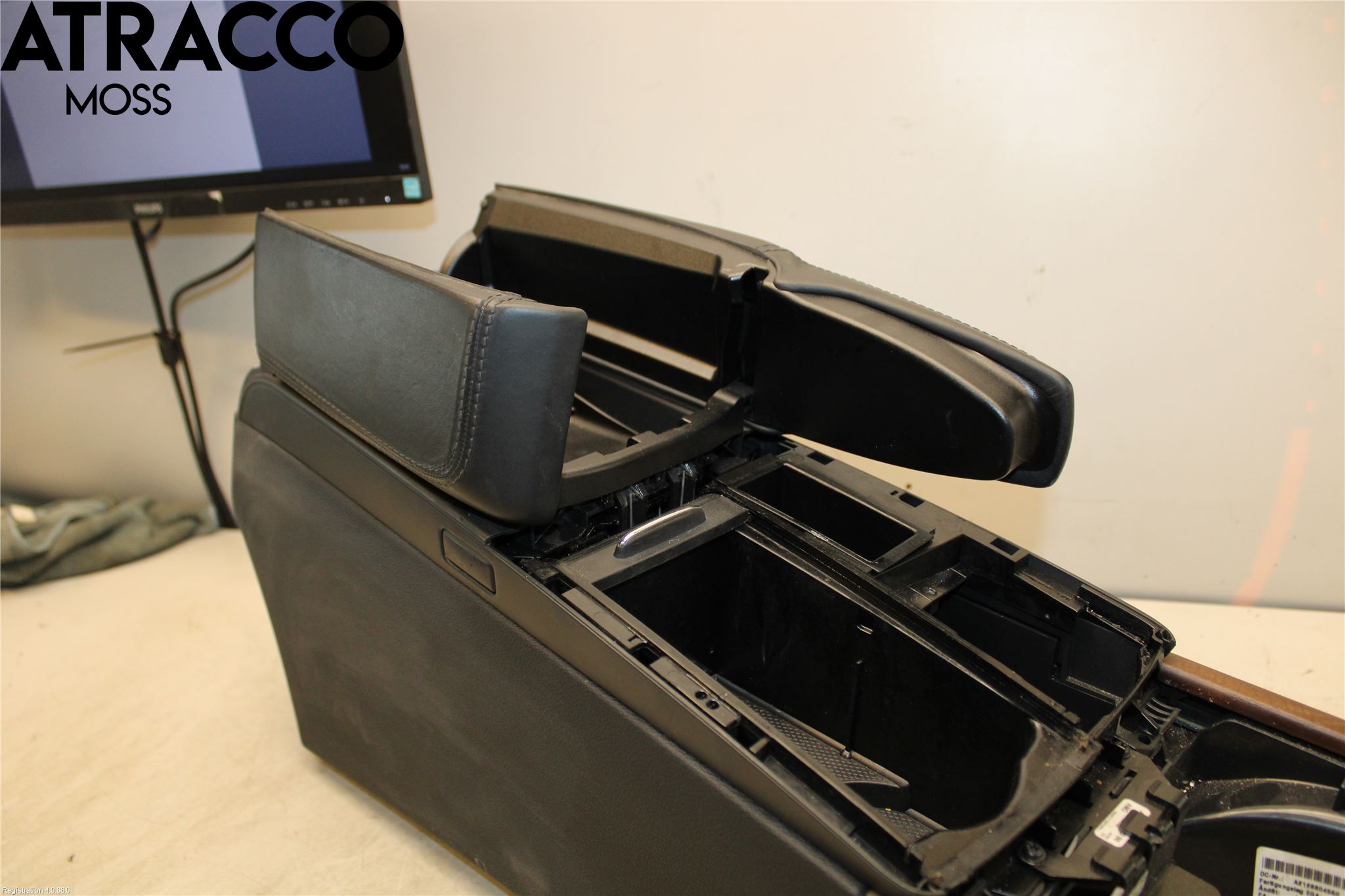 Mercedes-Benz MB E-KLASS (W212) 09-16 Innr Konsoll-Lomme