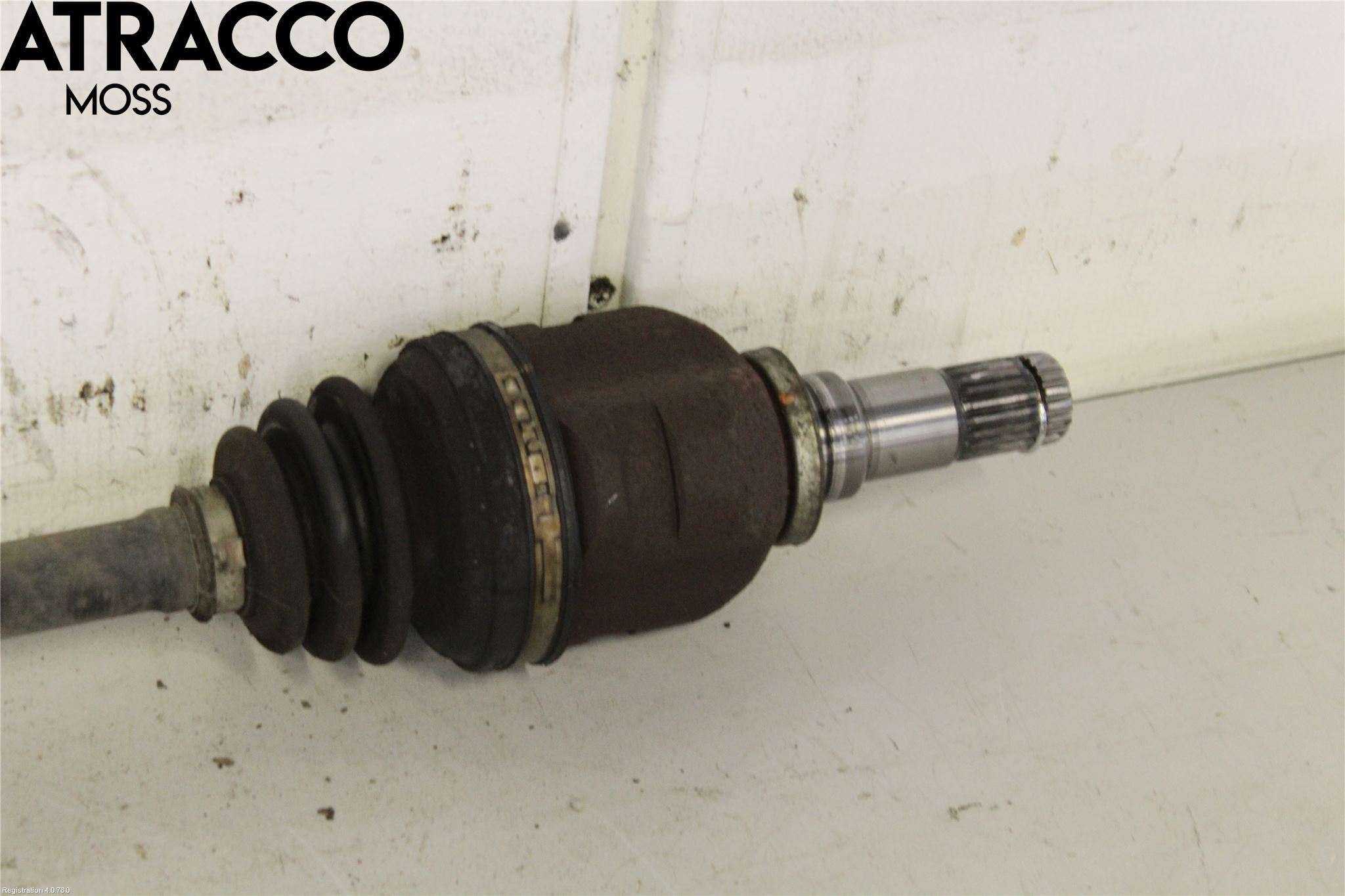 Toyota YARIS XP130 12-14 Drivaksel Foran Kompl Venstre