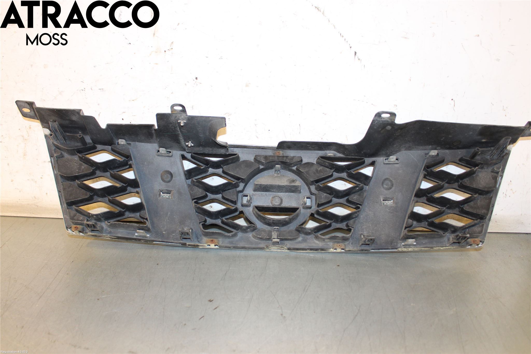 Nissan X-TRAIL 08-14 Grill Komplett