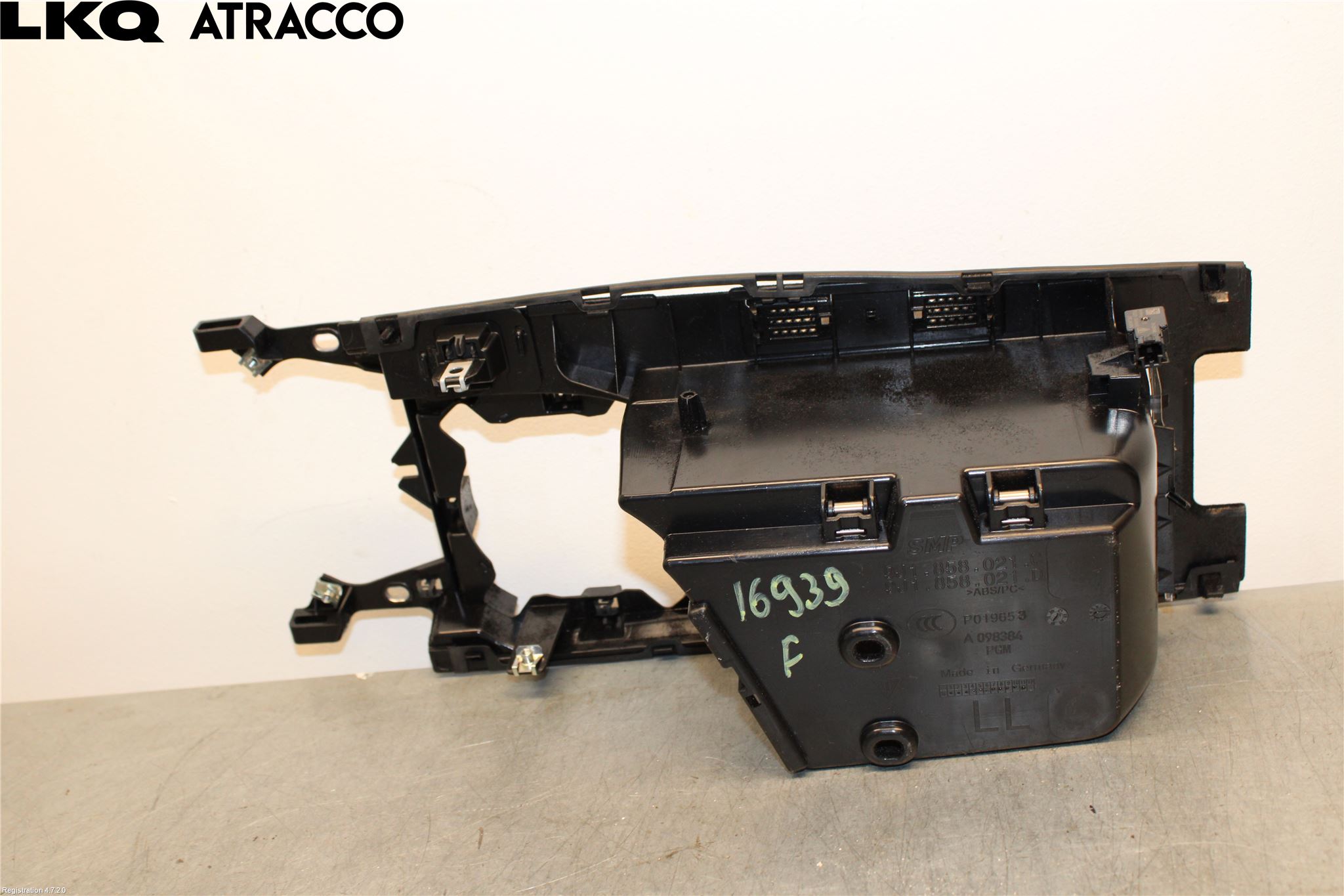 Porsche TAYCAN 20- Innr Konsoll-Lomme