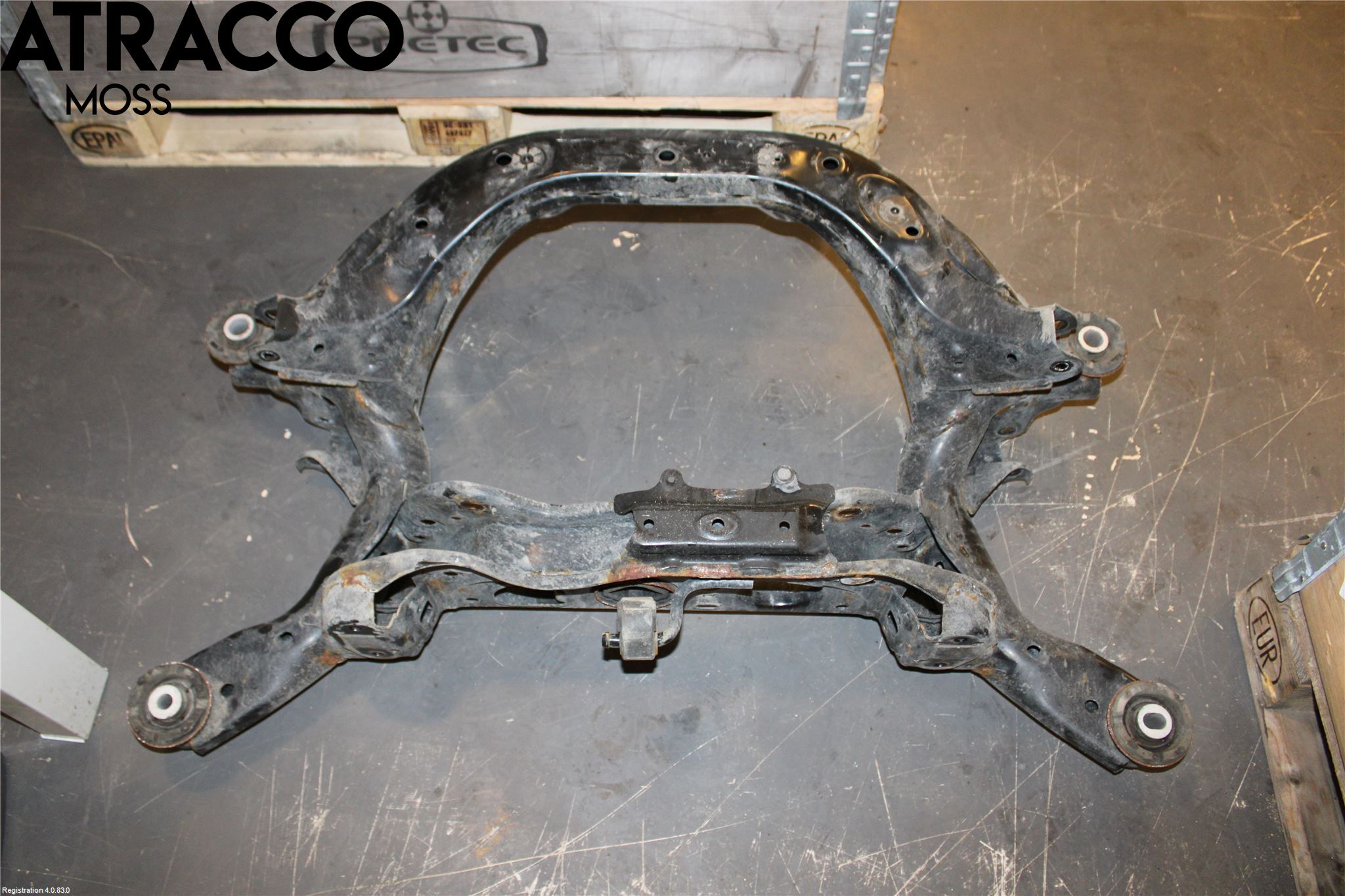 Toyota RAV4 13-18 Bakaksel Feste Travers-Ramme