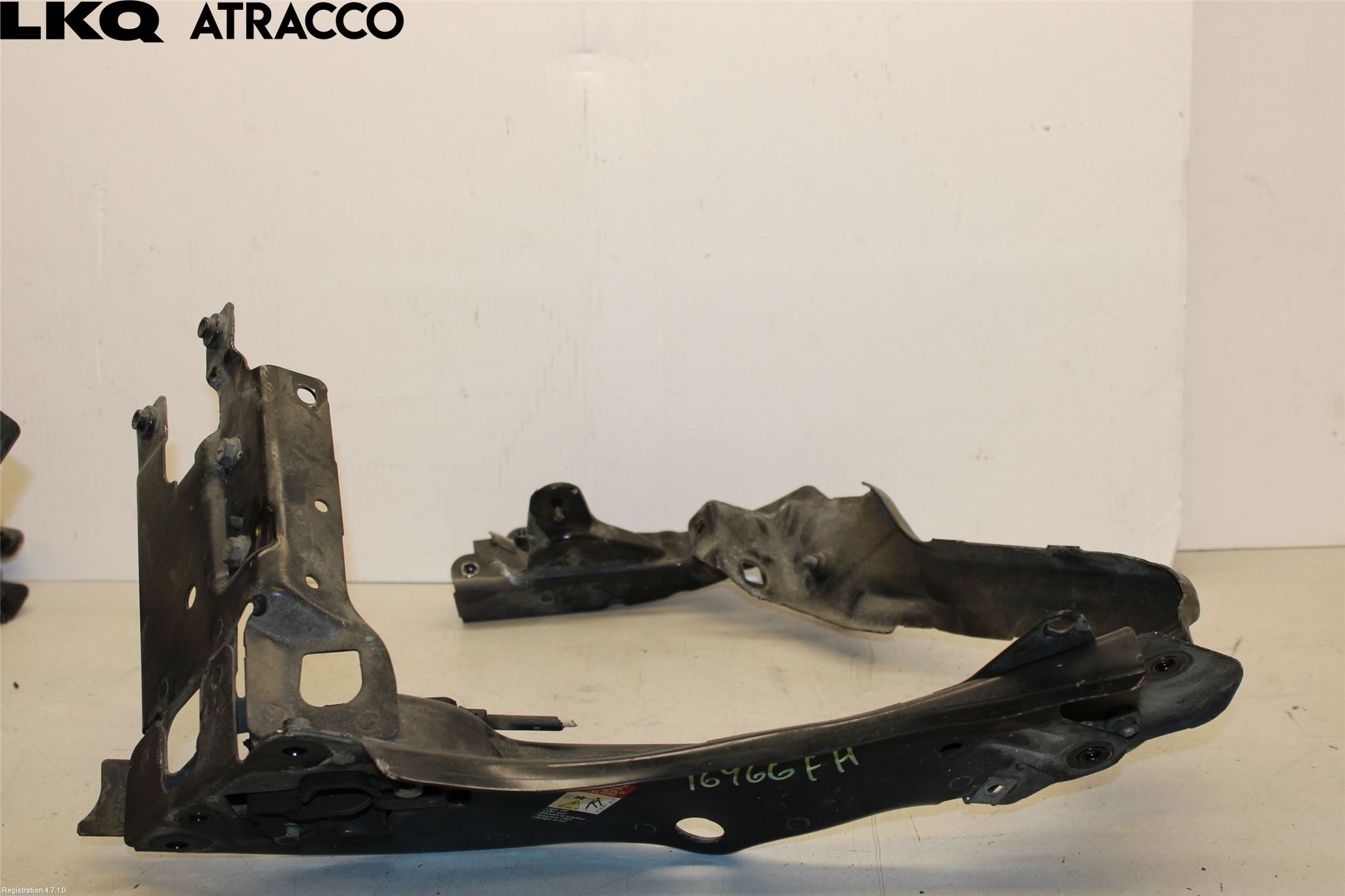 Mercedes-Benz MB E-KLASS (W211) 02-09 Frontlykt Holder-Feste