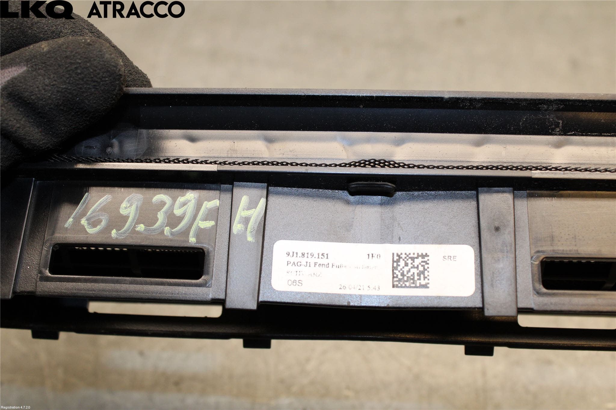 Porsche TAYCAN 20- Dashbord Kanal - Dyse