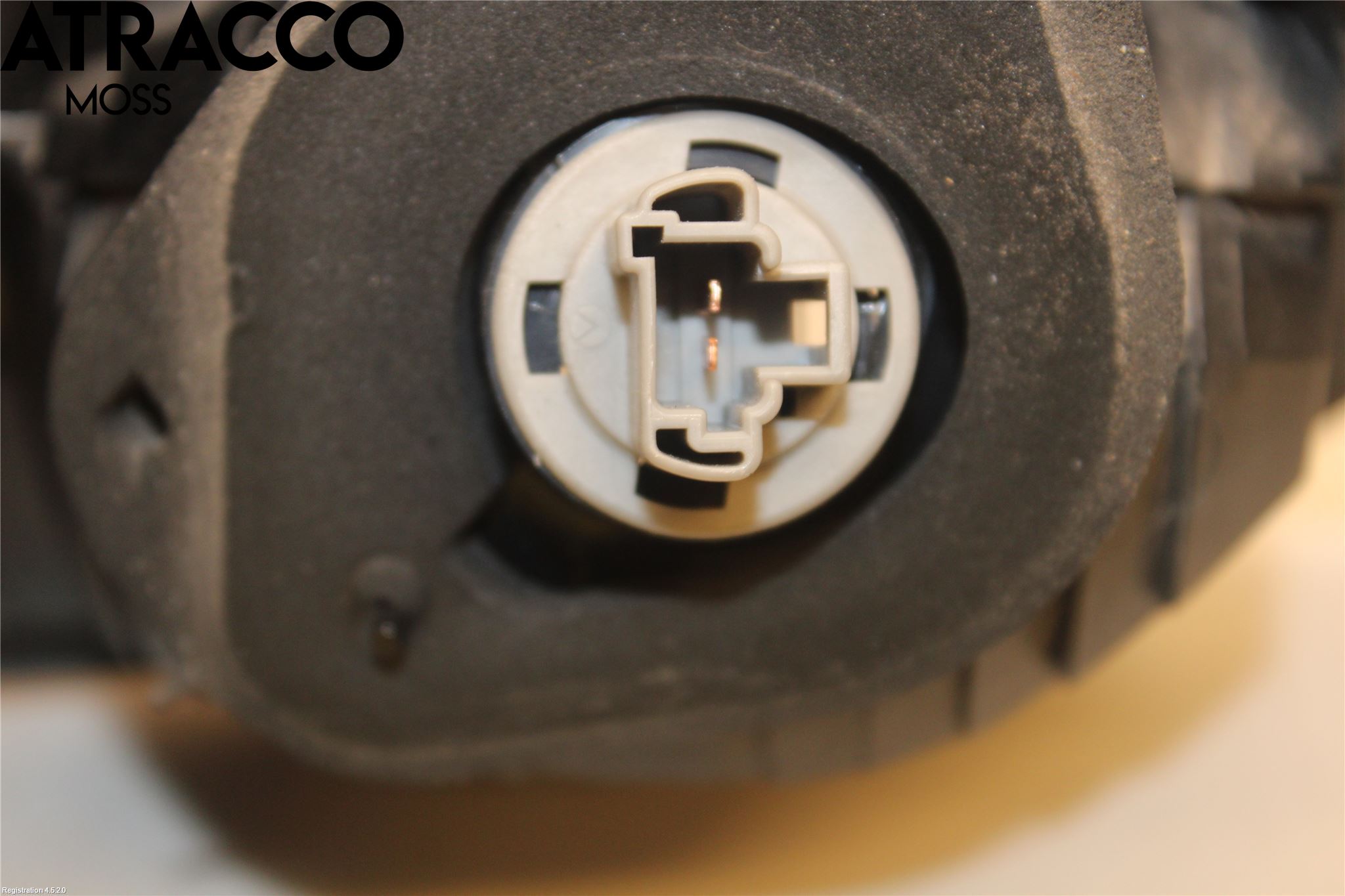 Mitsubishi OUTLANDER 07-12 Baklykt Høyre  På Luke(Indre)