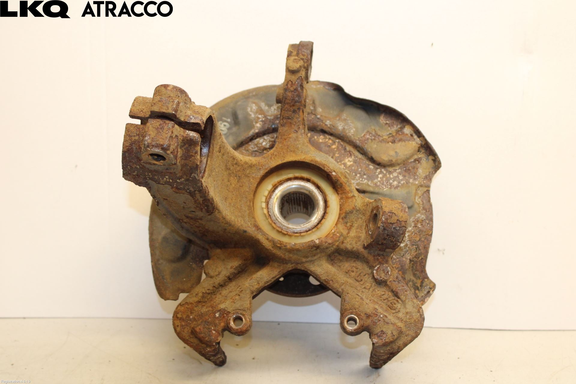 Volkswagen VW POLO 10-17 Spindel Hf