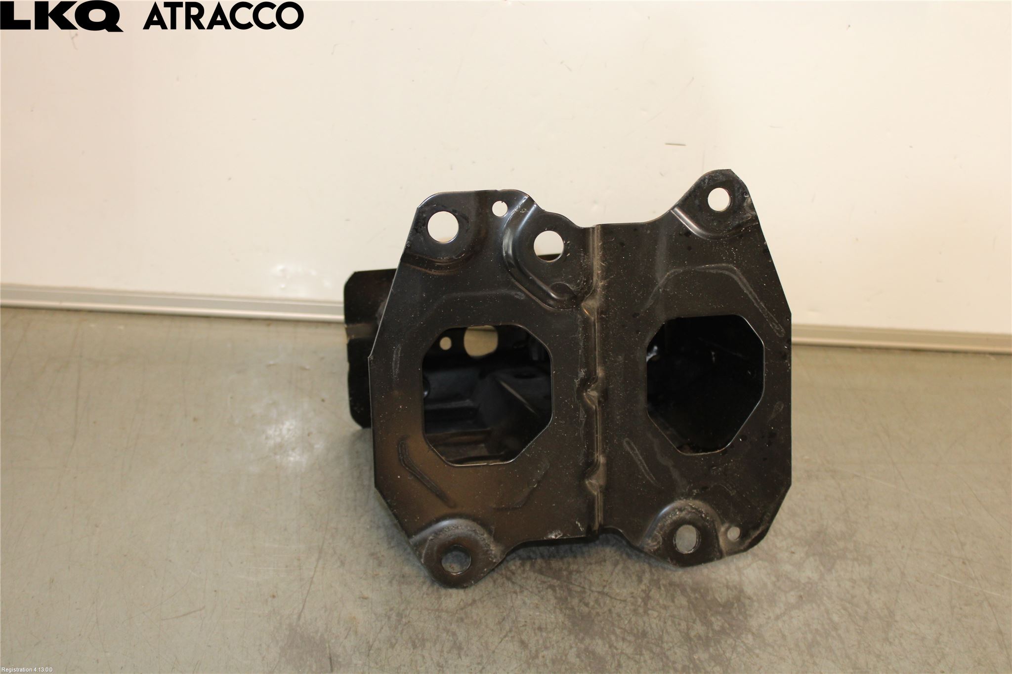 Toyota bZ4X EA10 22- Støtfanger Foran Feste