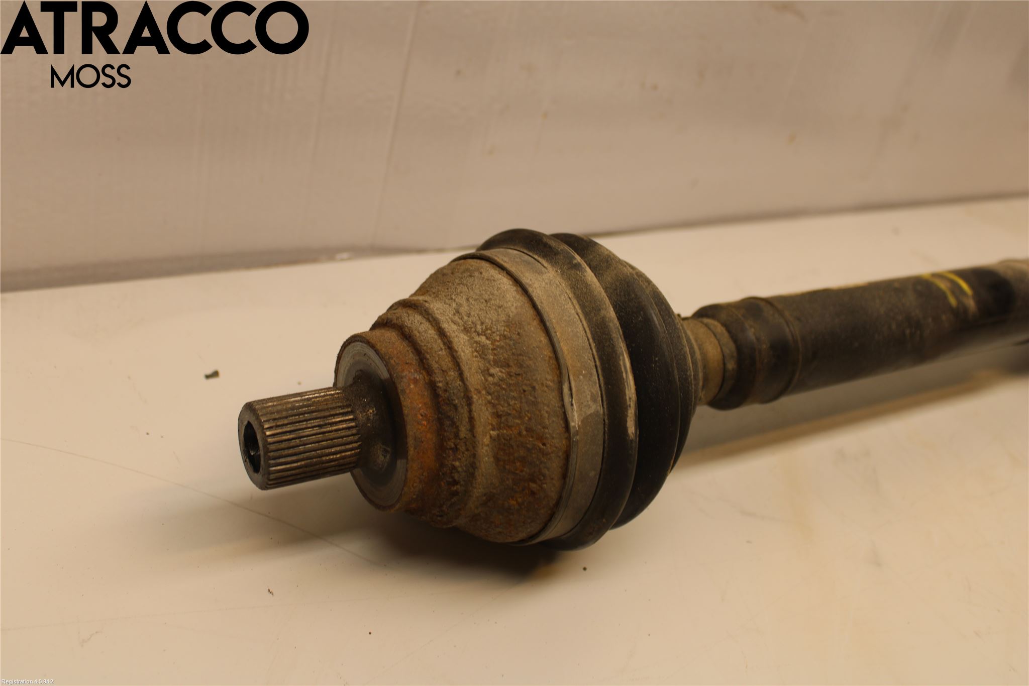 Volkswagen VW PASSAT 11-14 Drivaksel Foran Kompl Høyre