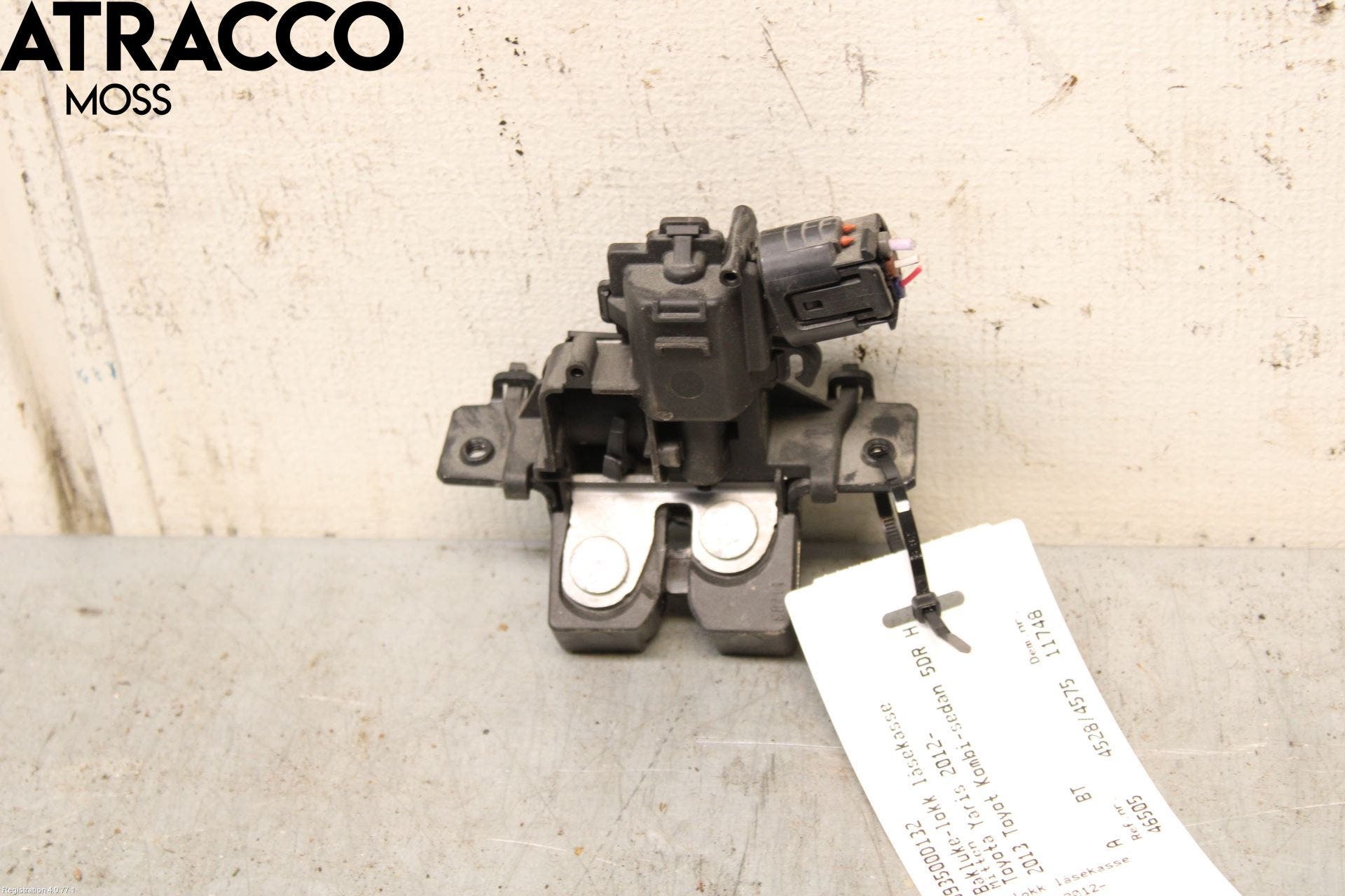 Toyota YARIS XP130 12-14 Bakluke-Lokk Låsekasse