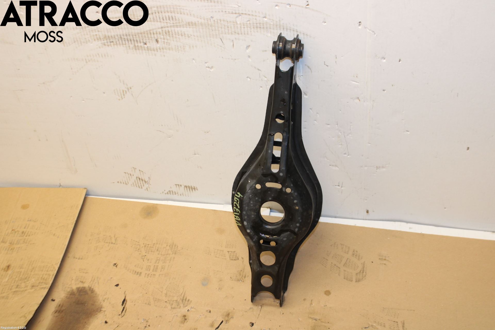 Toyota C-HR 16-23 Bærearm Bak Venstre