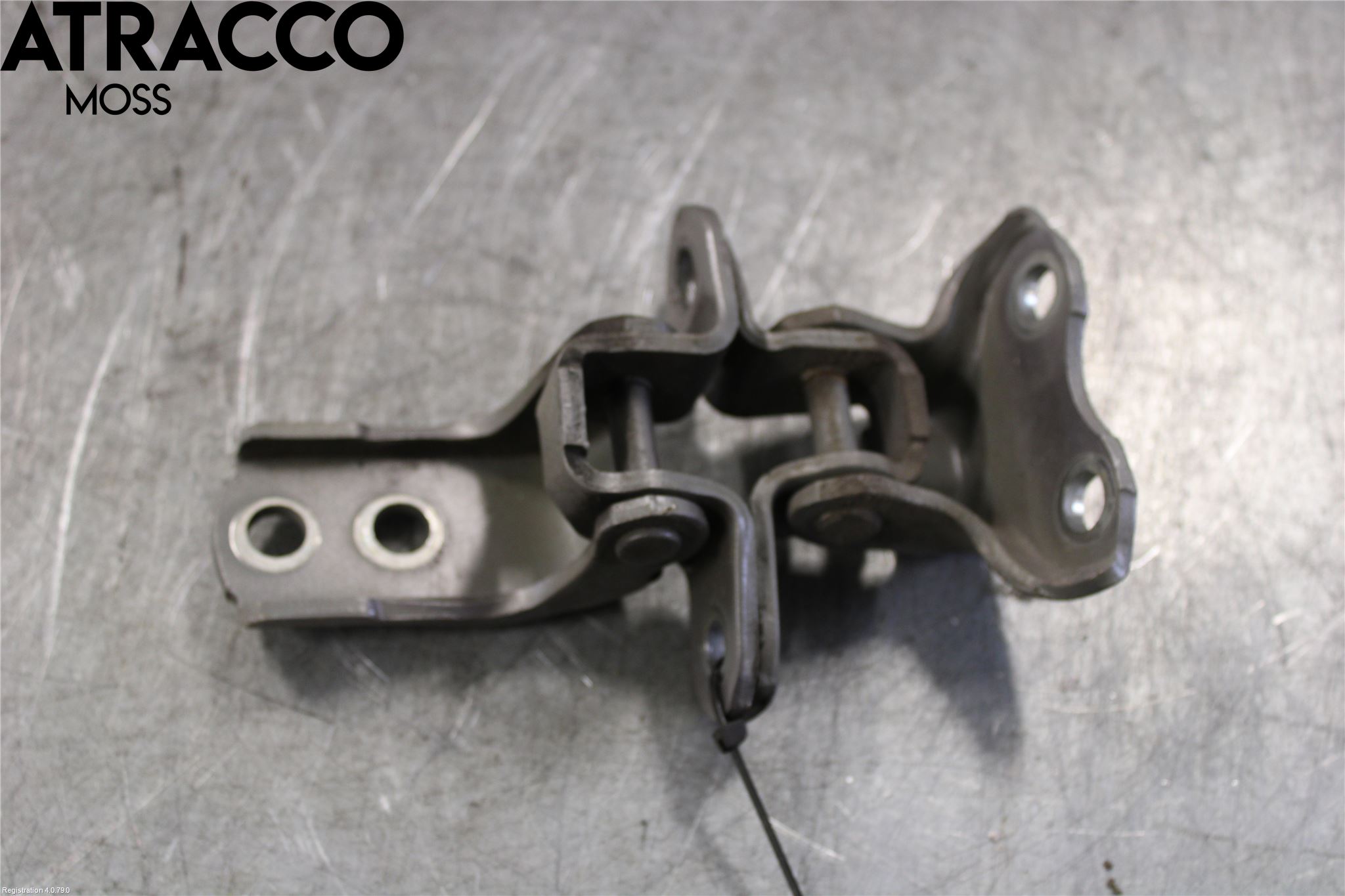 Toyota YARIS XP130 15-20 Dørhengsel