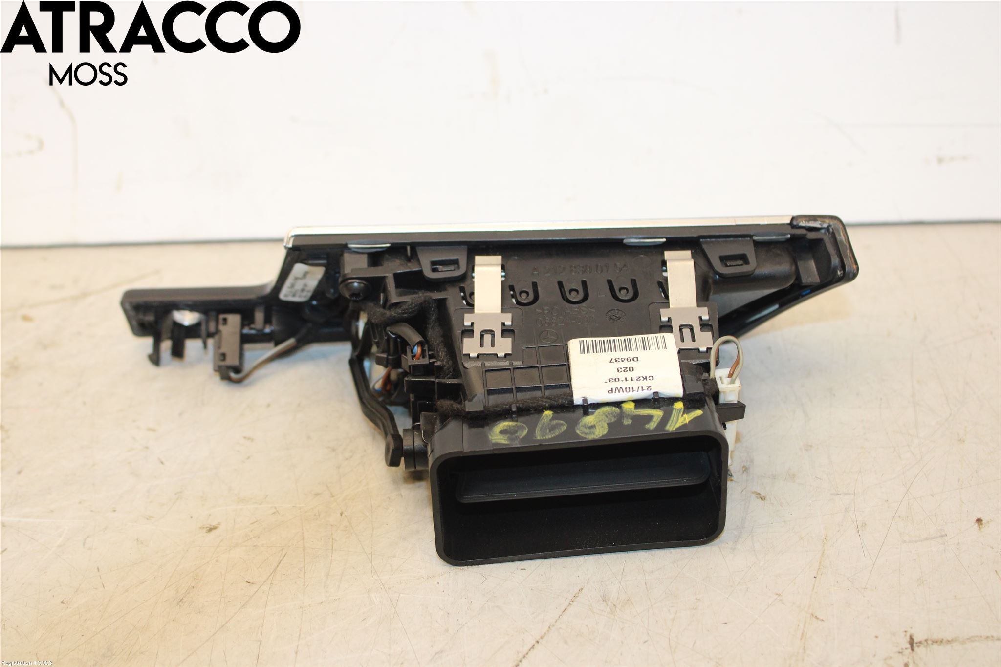 Mercedes-Benz MB E-KLASS (W212) 09-16 Dashbord Kanal - Dyse