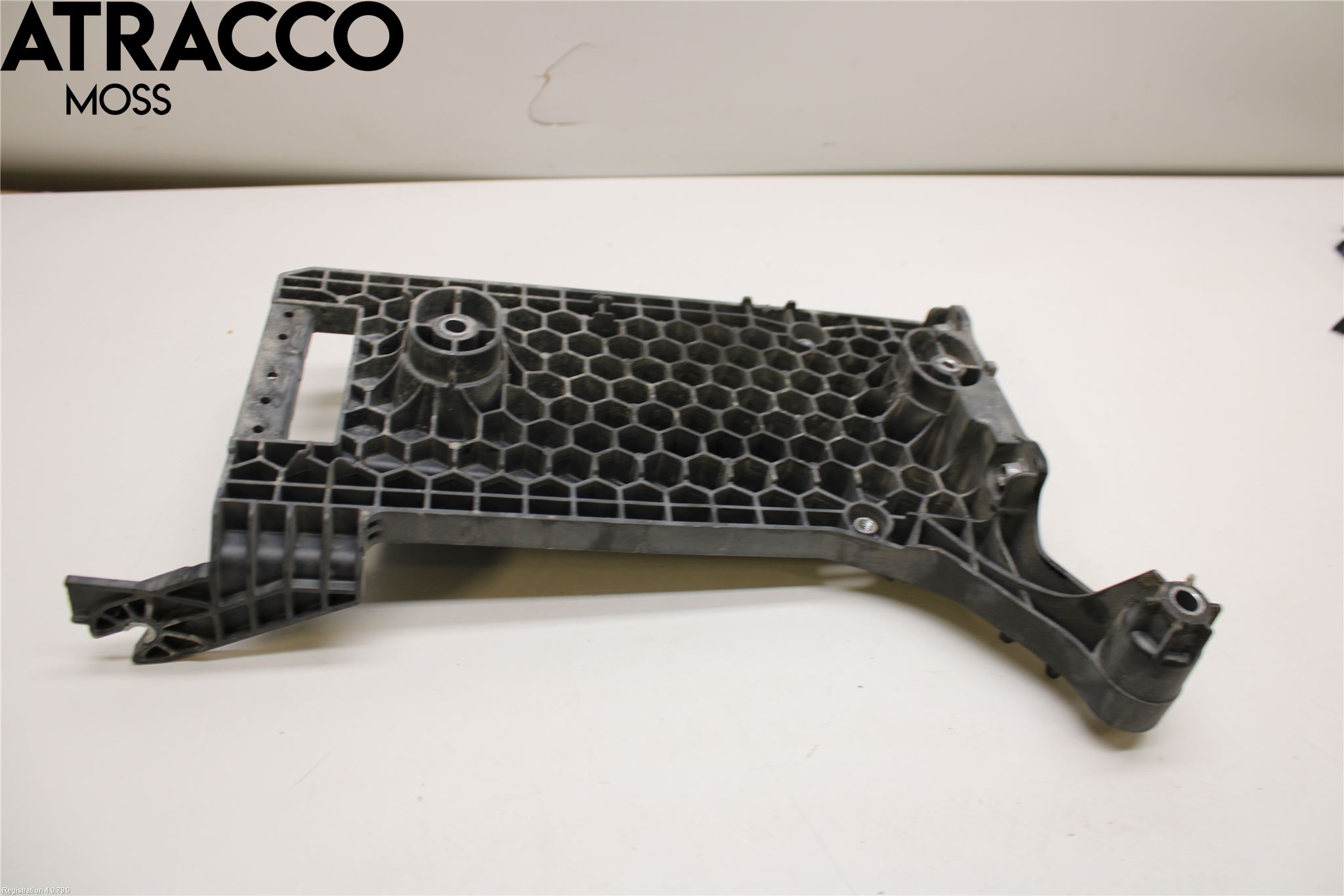 Volkswagen VW PASSAT 15-19 Batterikasse - Feste - Holder