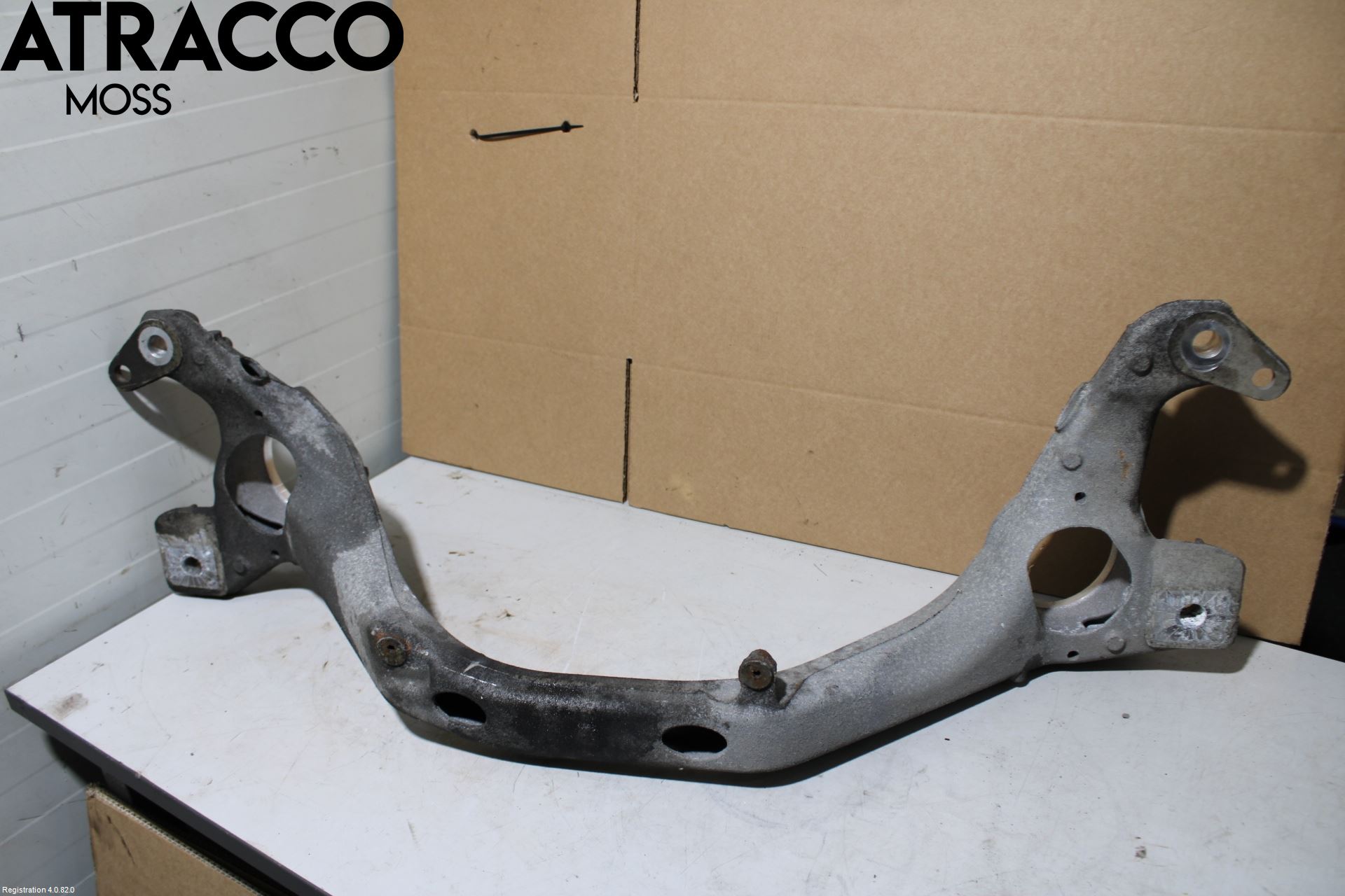 Audi Q7/SQ7 Motorbjelke (Langs Gående )