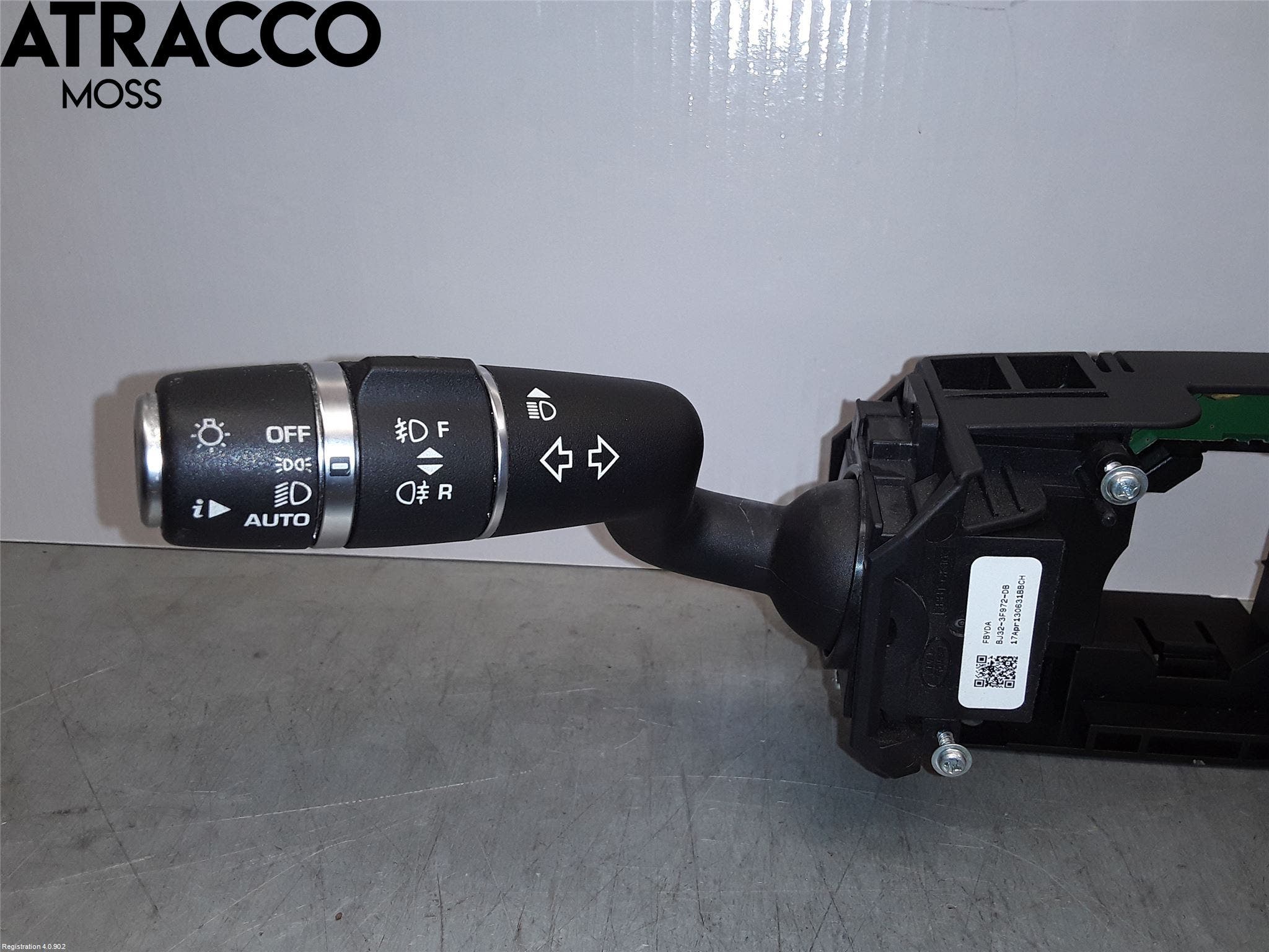 Jaguar F-PACE Bryter Ratt Kombi H Og V