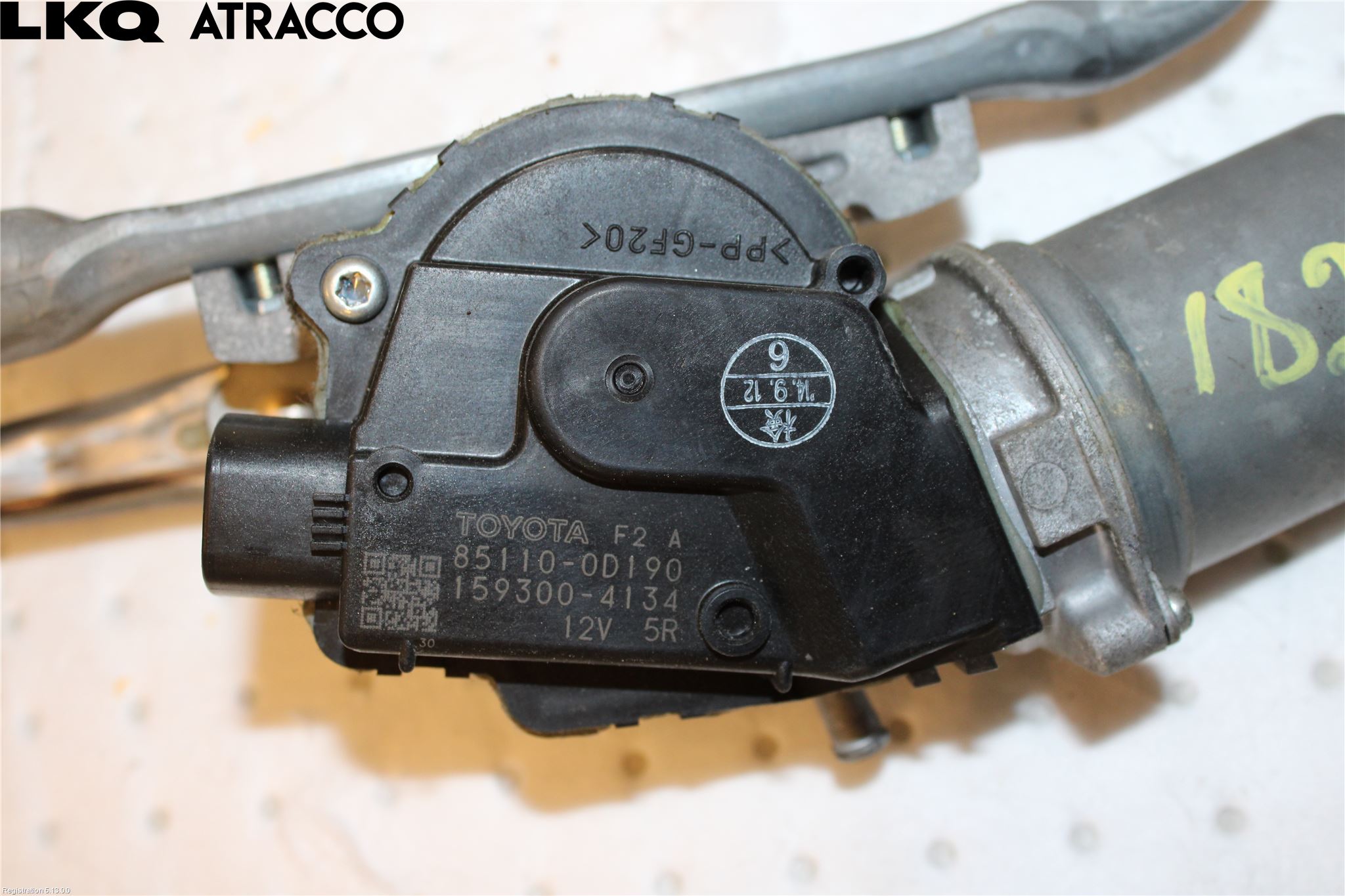 Toyota YARIS XP130 15-20 Frontlykt Viskermotor
