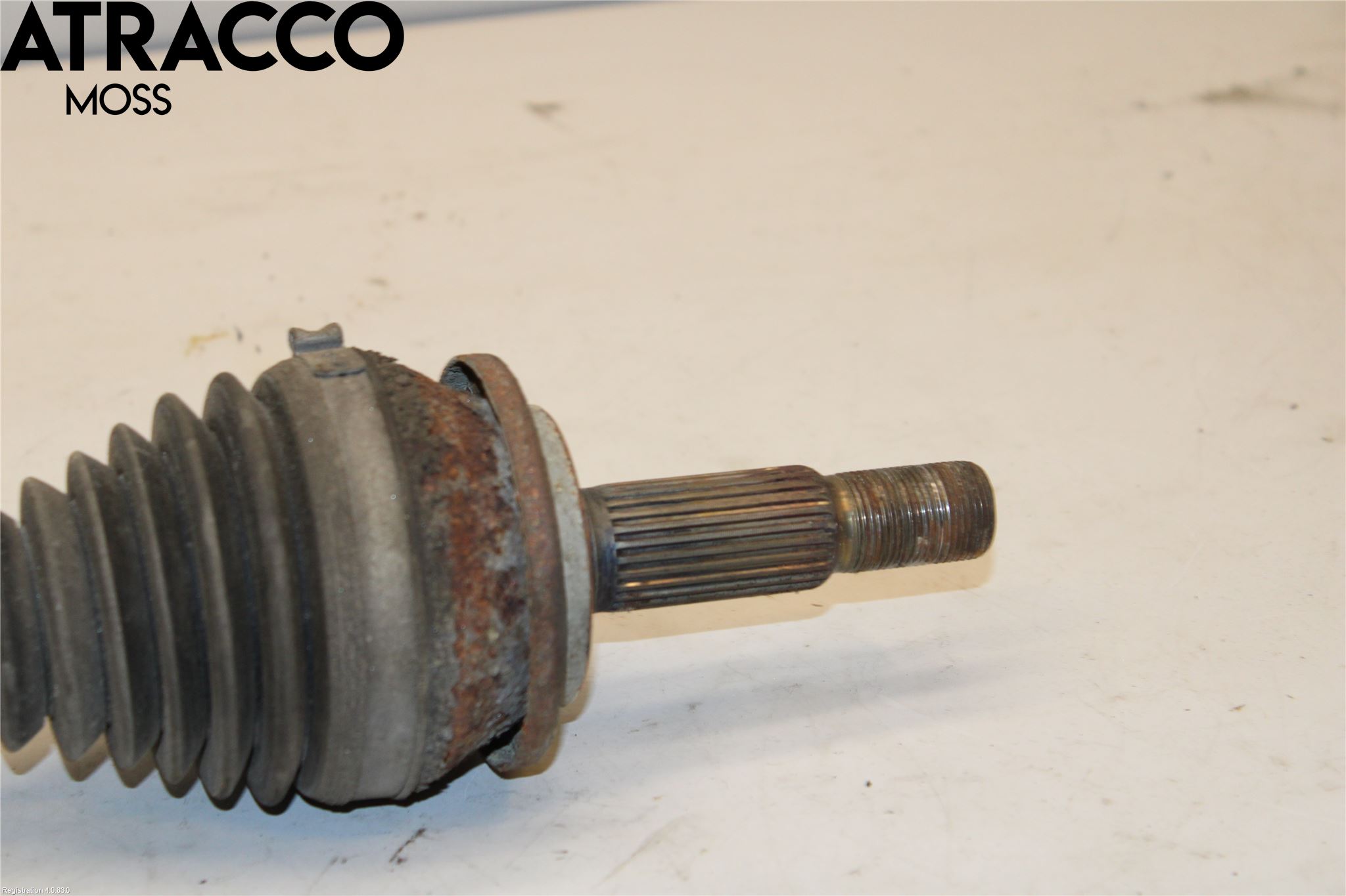 Toyota AVENSIS 09-15 Drivaksel Foran Kompl Venstre